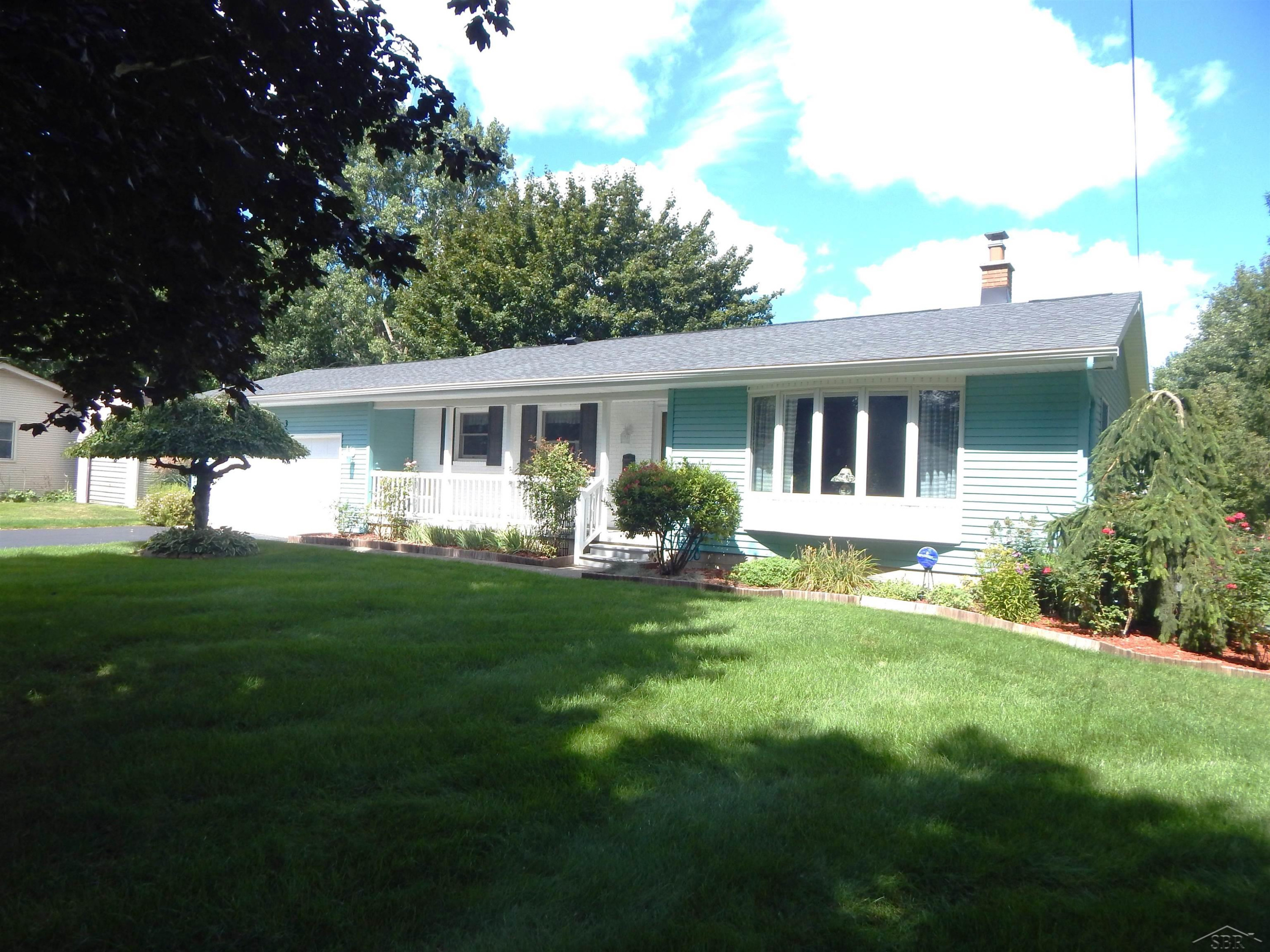 4333 Riverview Drive, Bridgeport, MI 48722 — Photo 2