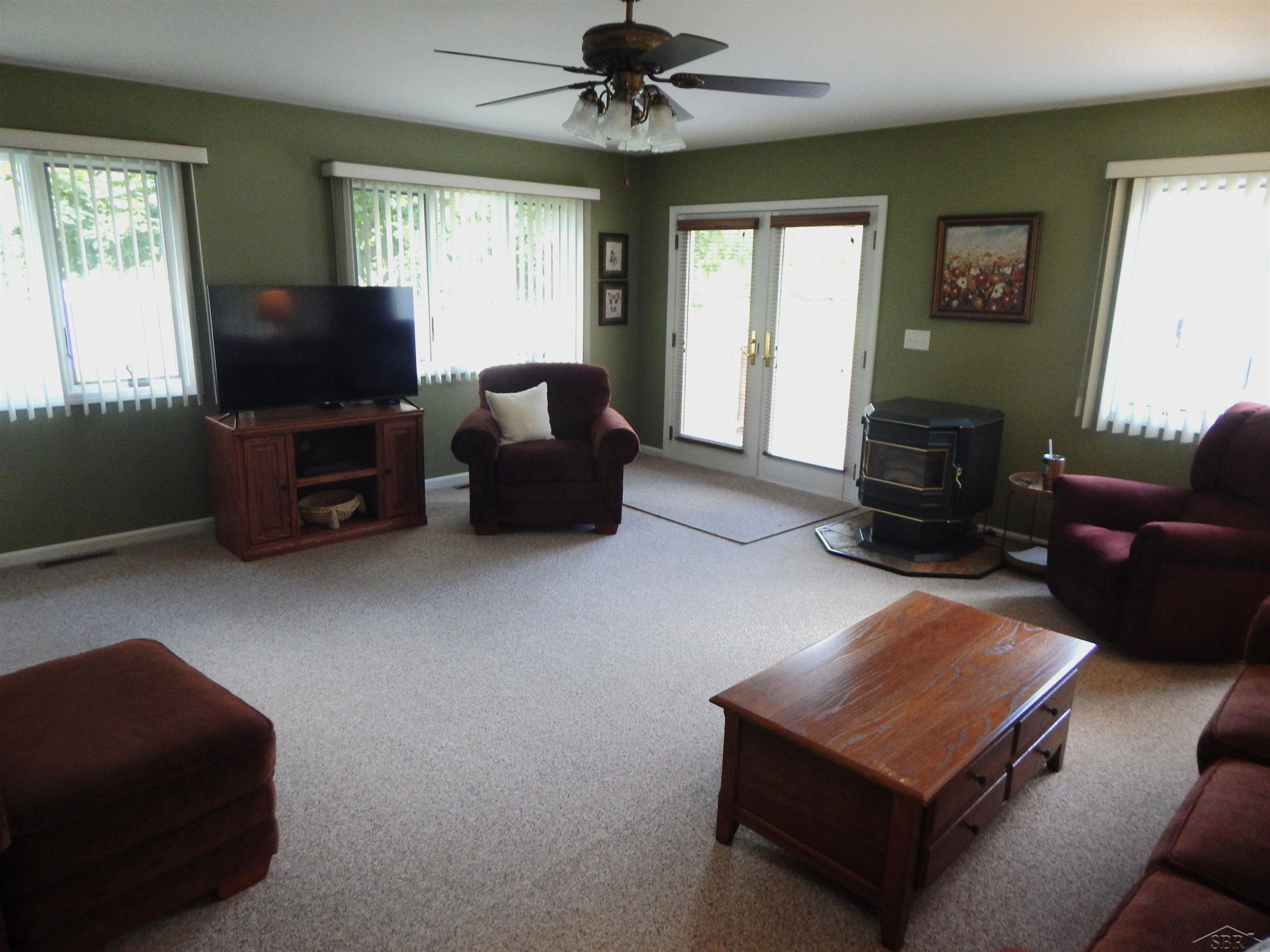 4333 Riverview Drive, Bridgeport, MI 48722 — Photo 9
