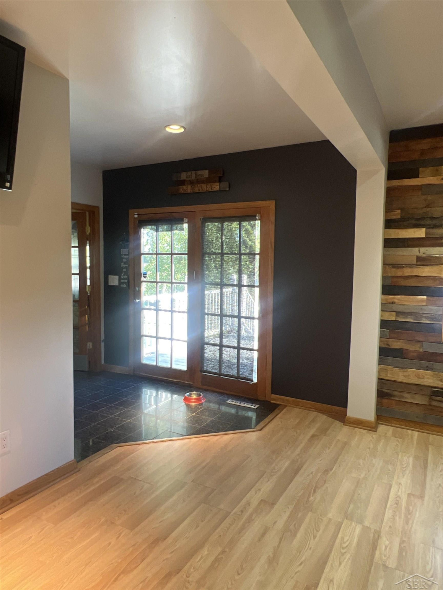 5832 Riverview Drive, Bridgeport, MI 48722 — Photo 9