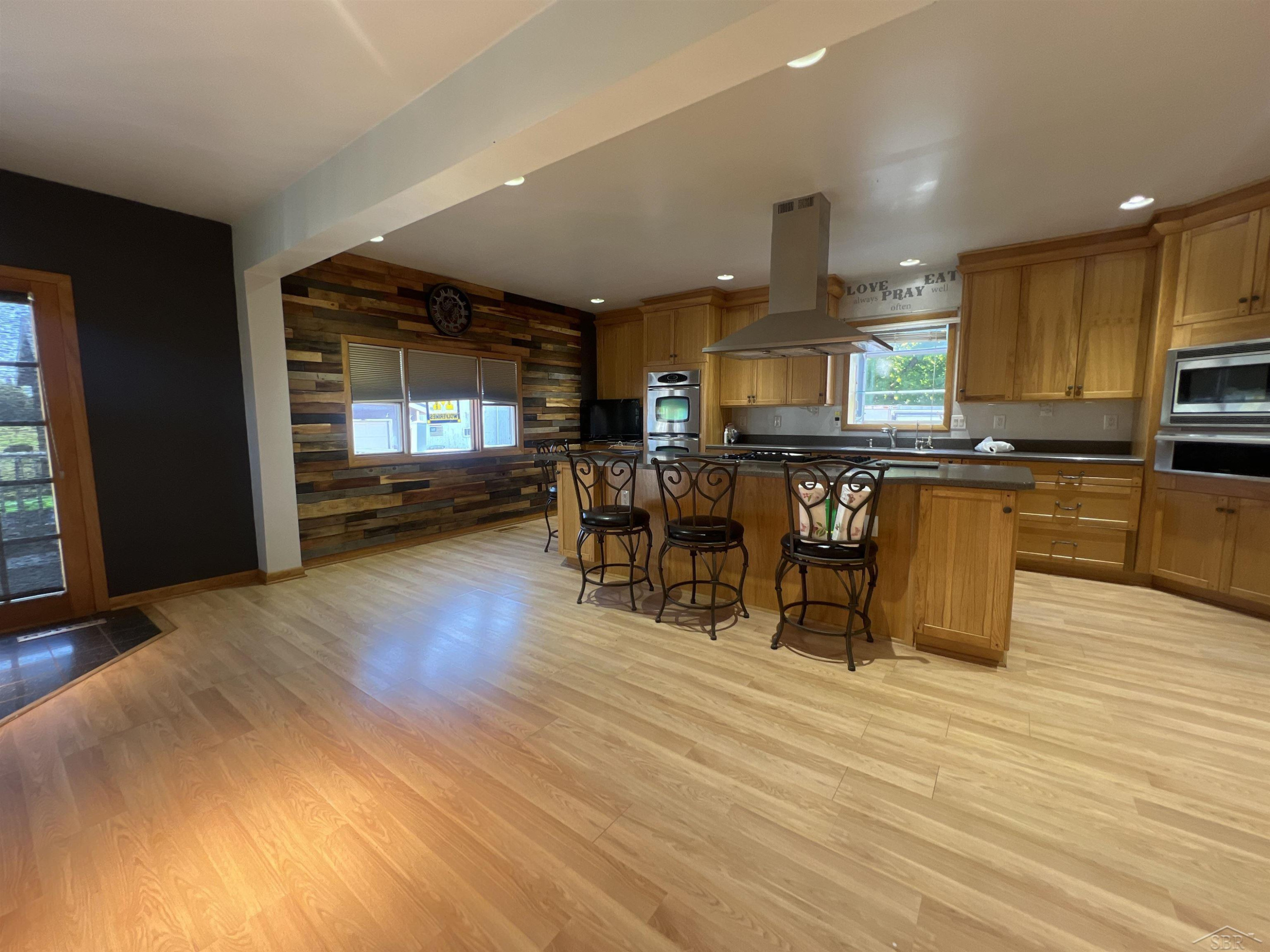 5832 Riverview Drive, Bridgeport, MI 48722 — Photo 11