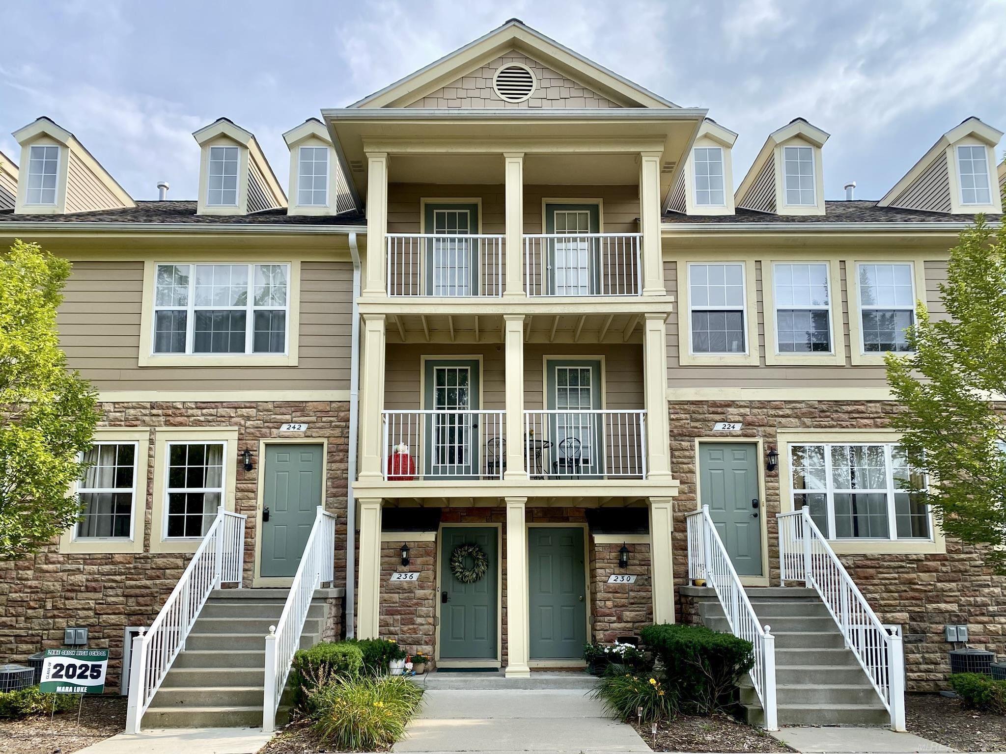 236 Park Green Drive, Lake Orion, MI 48362 — front exterior