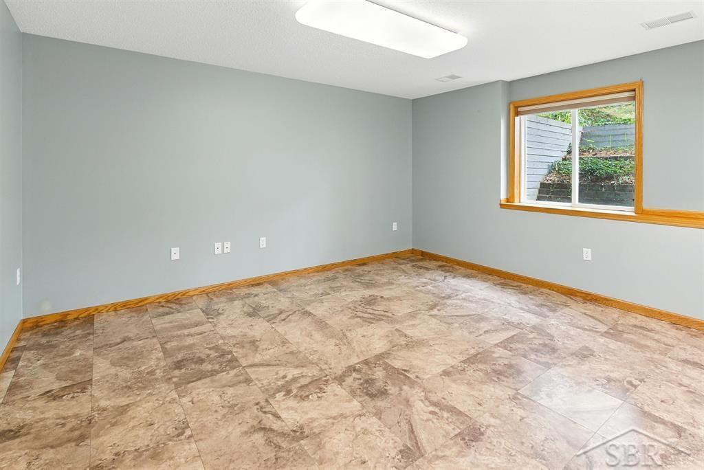 878 S Crooked Tree Lane, Midland, MI 48640 — Photo 25