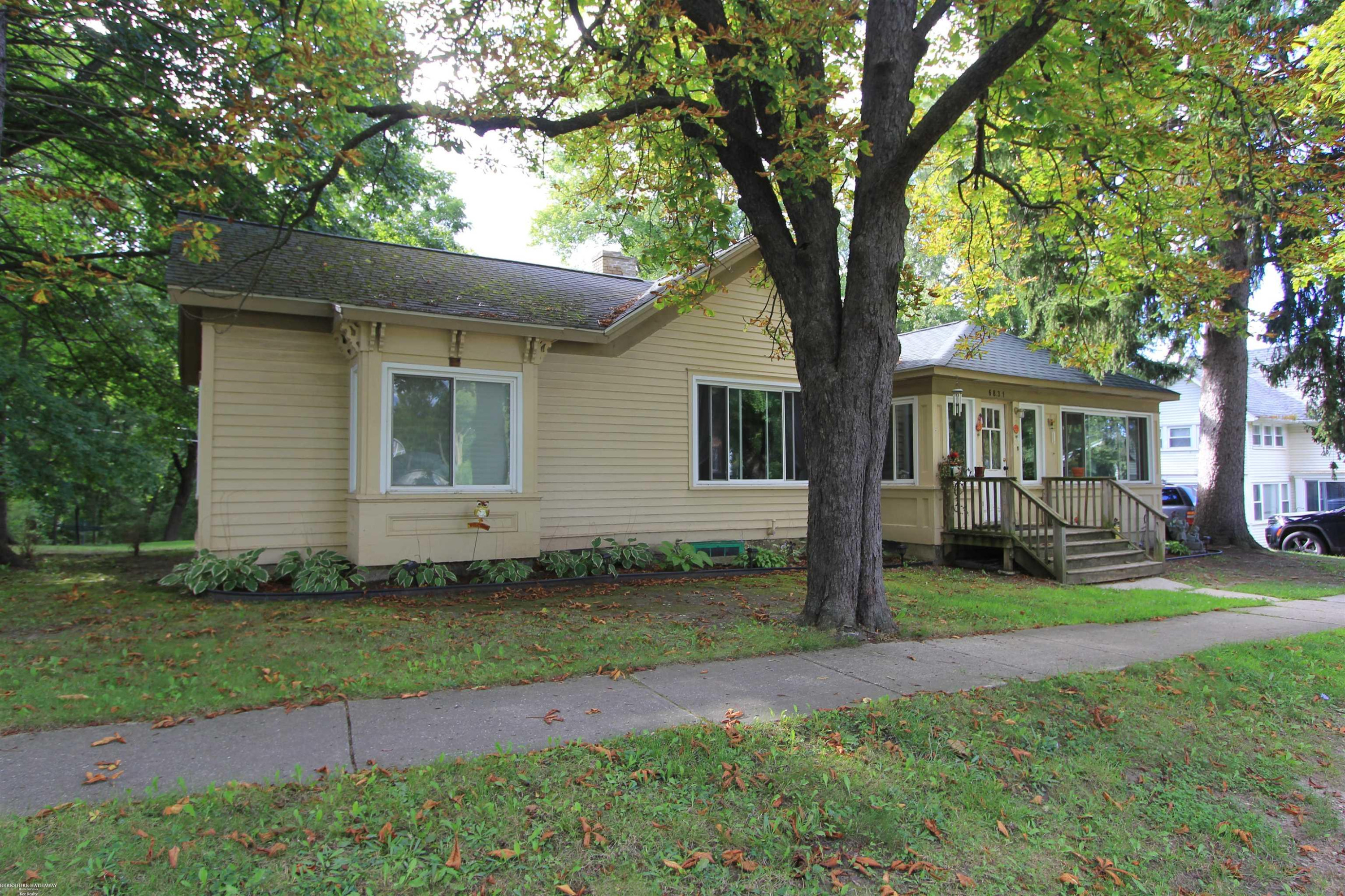 6831 Jefferson Road, North Branch, MI 48461 — Photo 2