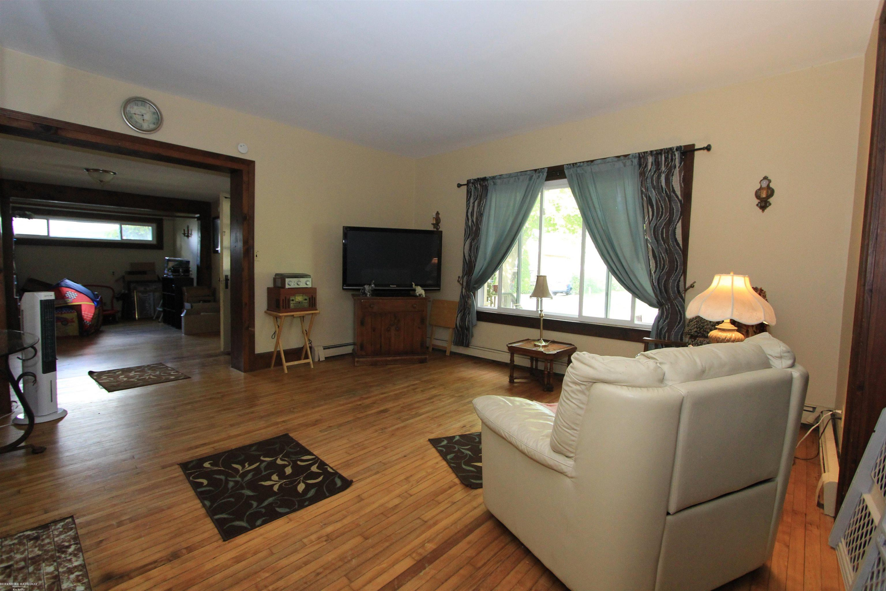 6831 Jefferson Road, North Branch, MI 48461 — Photo 10