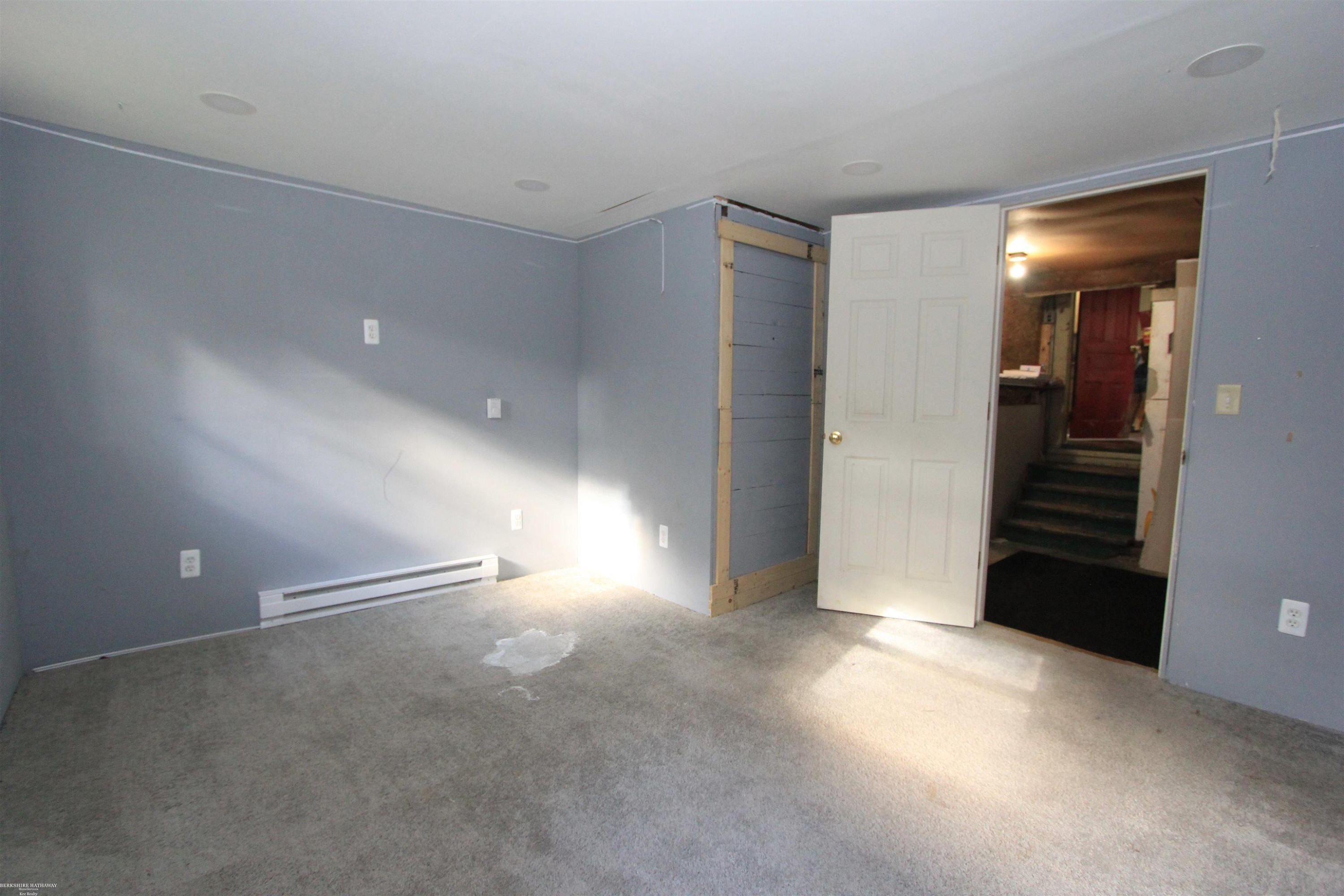 6831 Jefferson Road, North Branch, MI 48461 — Photo 16