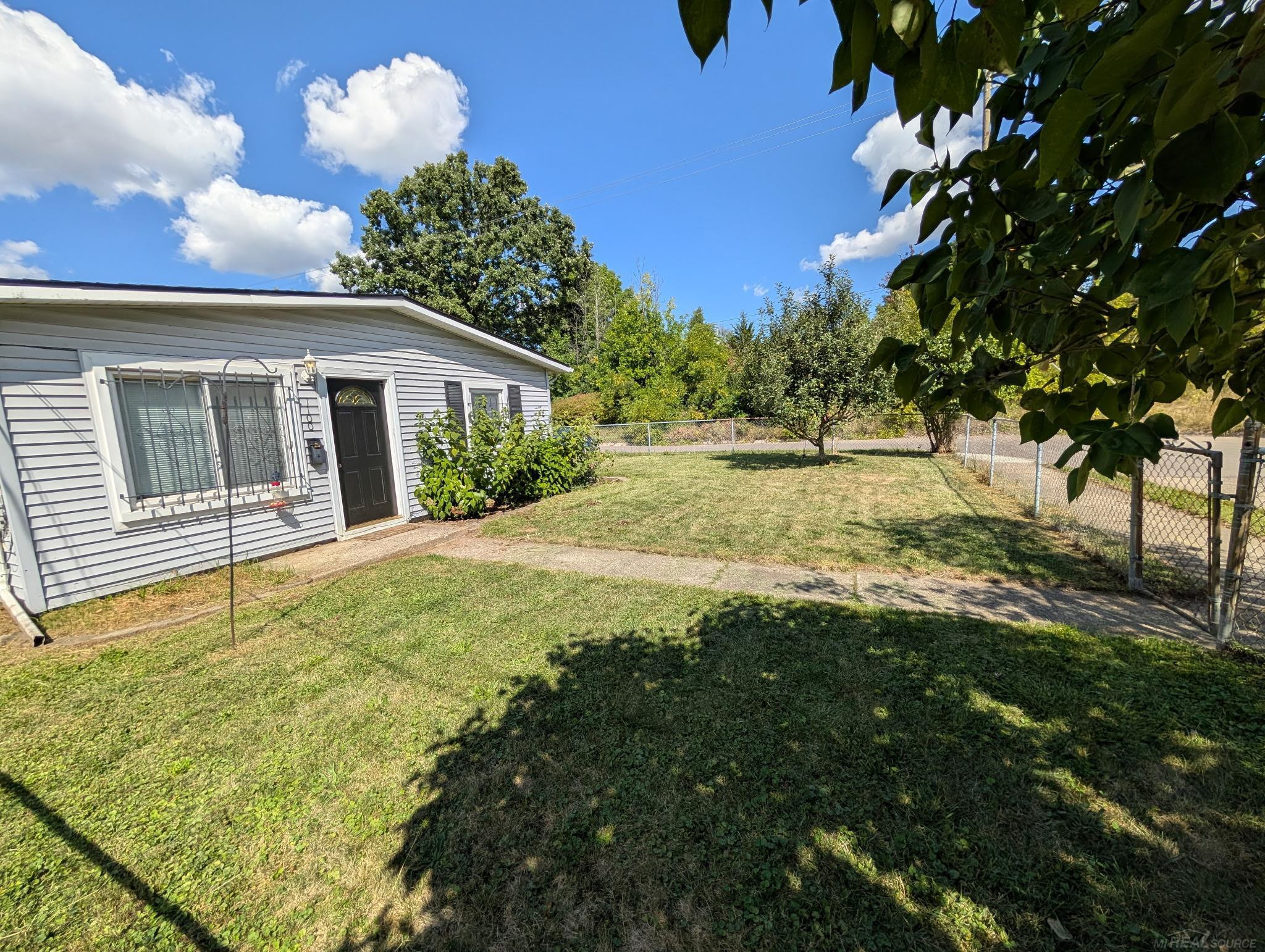 1100 S Clemens Avenue, Lansing, MI 48912 — Photo 2