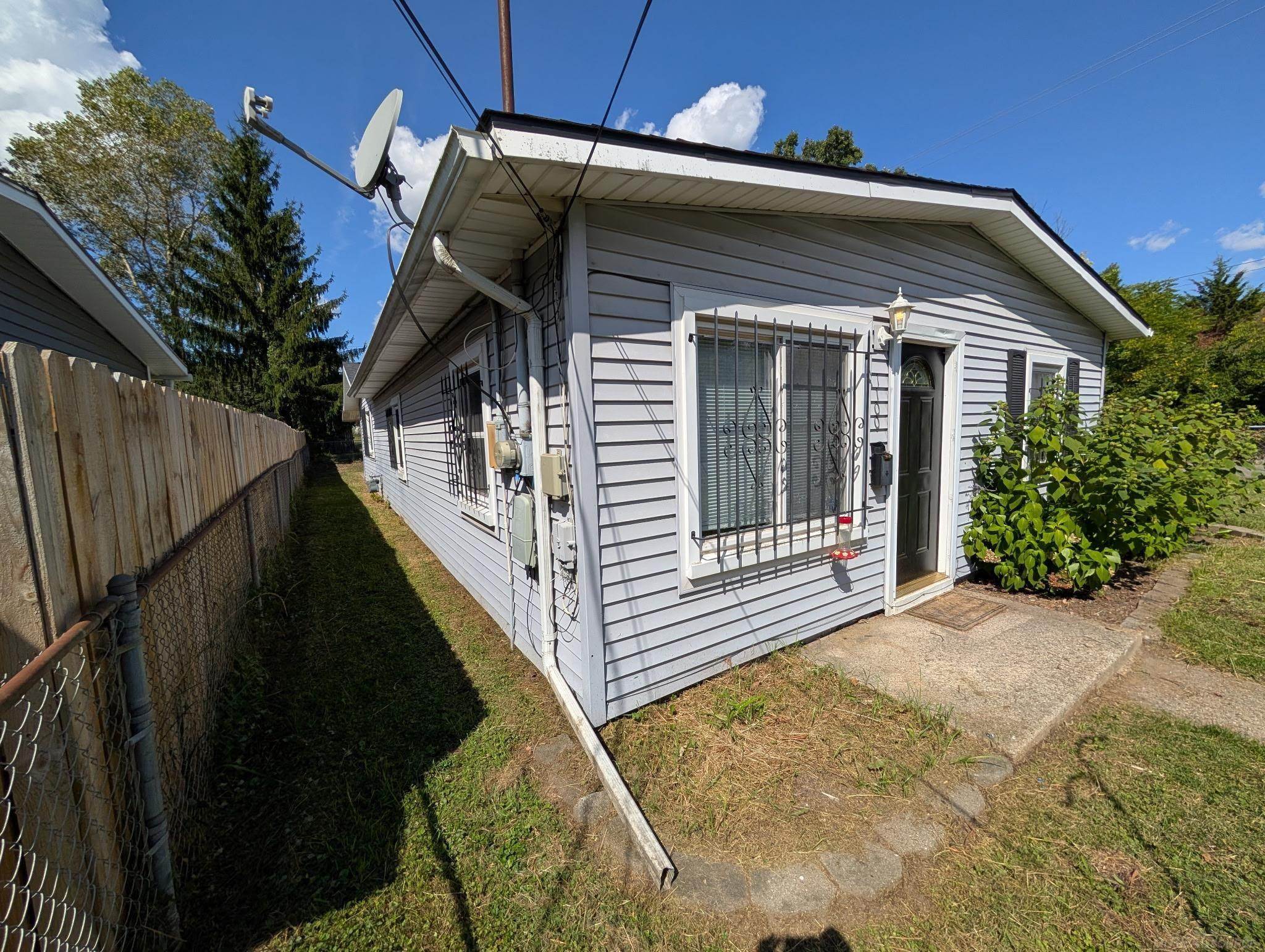 1100 S Clemens Avenue, Lansing, MI 48912 — Photo 3