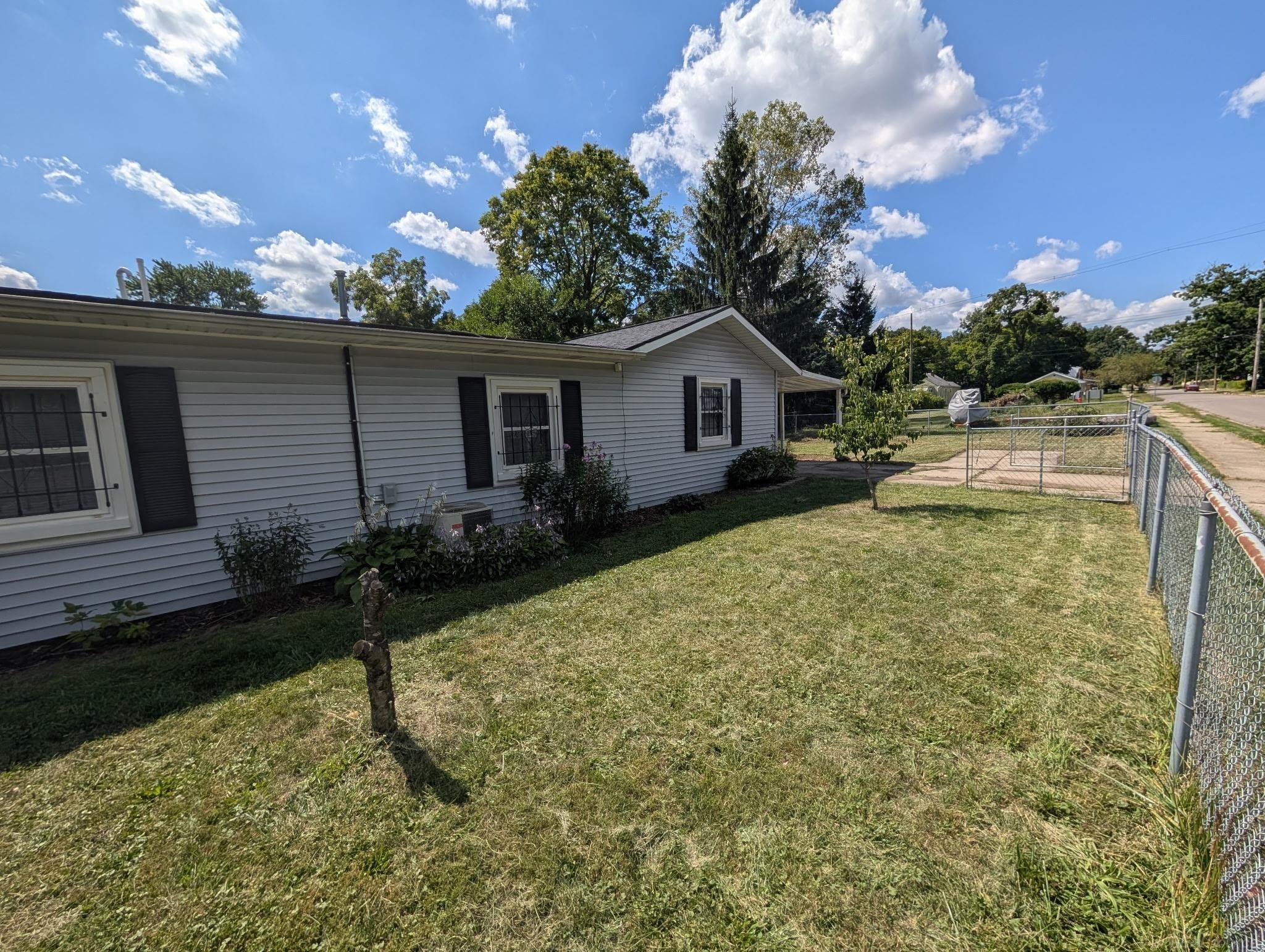 1100 S Clemens Avenue, Lansing, MI 48912 — Photo 9