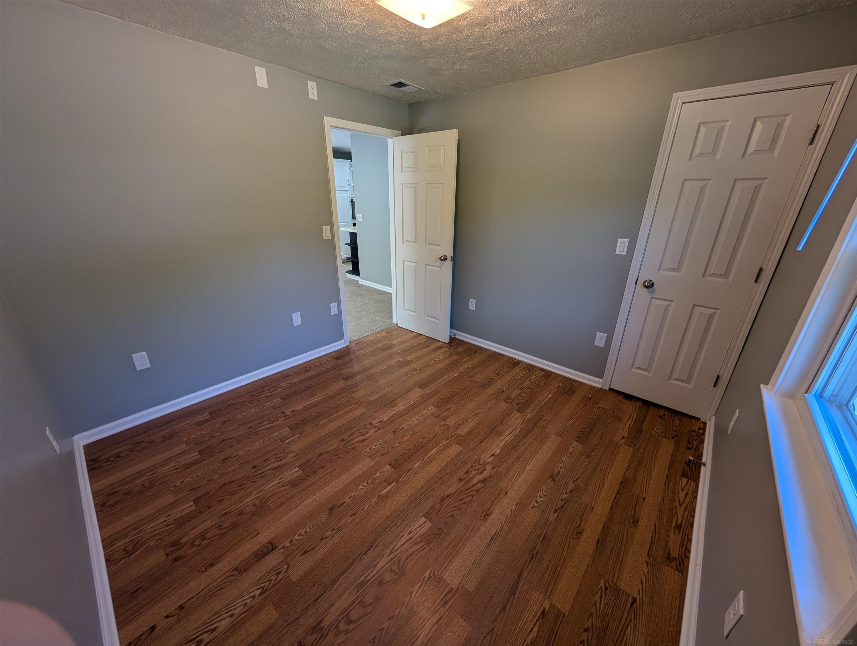 1100 S Clemens Avenue, Lansing, MI 48912 — Photo 26