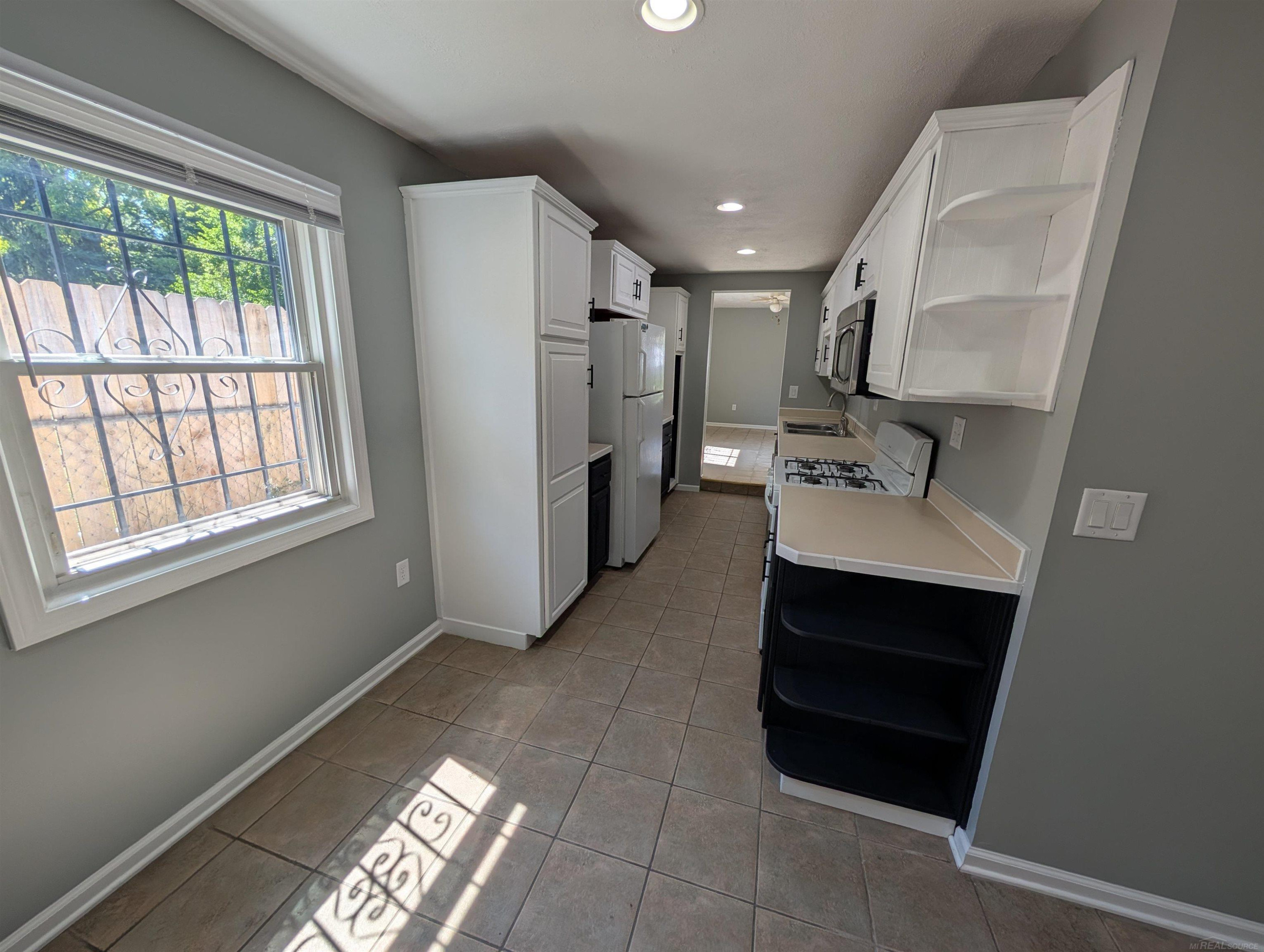 1100 S Clemens Avenue, Lansing, MI 48912 — Photo 36