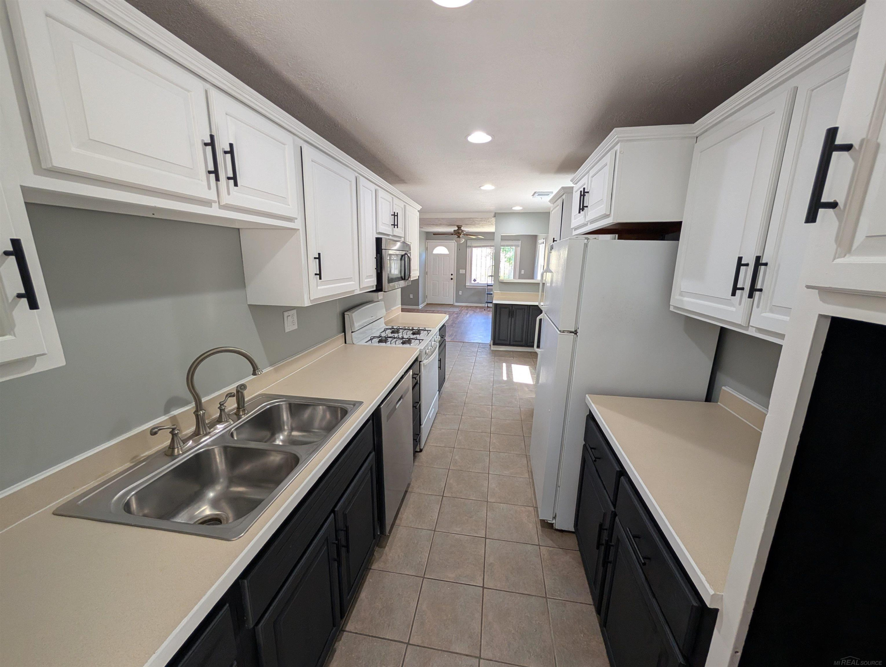 1100 S Clemens Avenue, Lansing, MI 48912 — Photo 37
