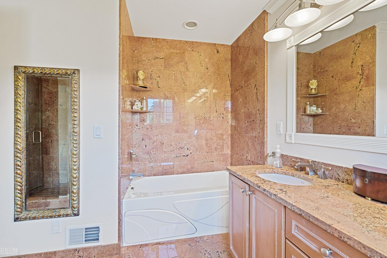 400 James Circle, Royal Oak, MI 48067 — Photo 20