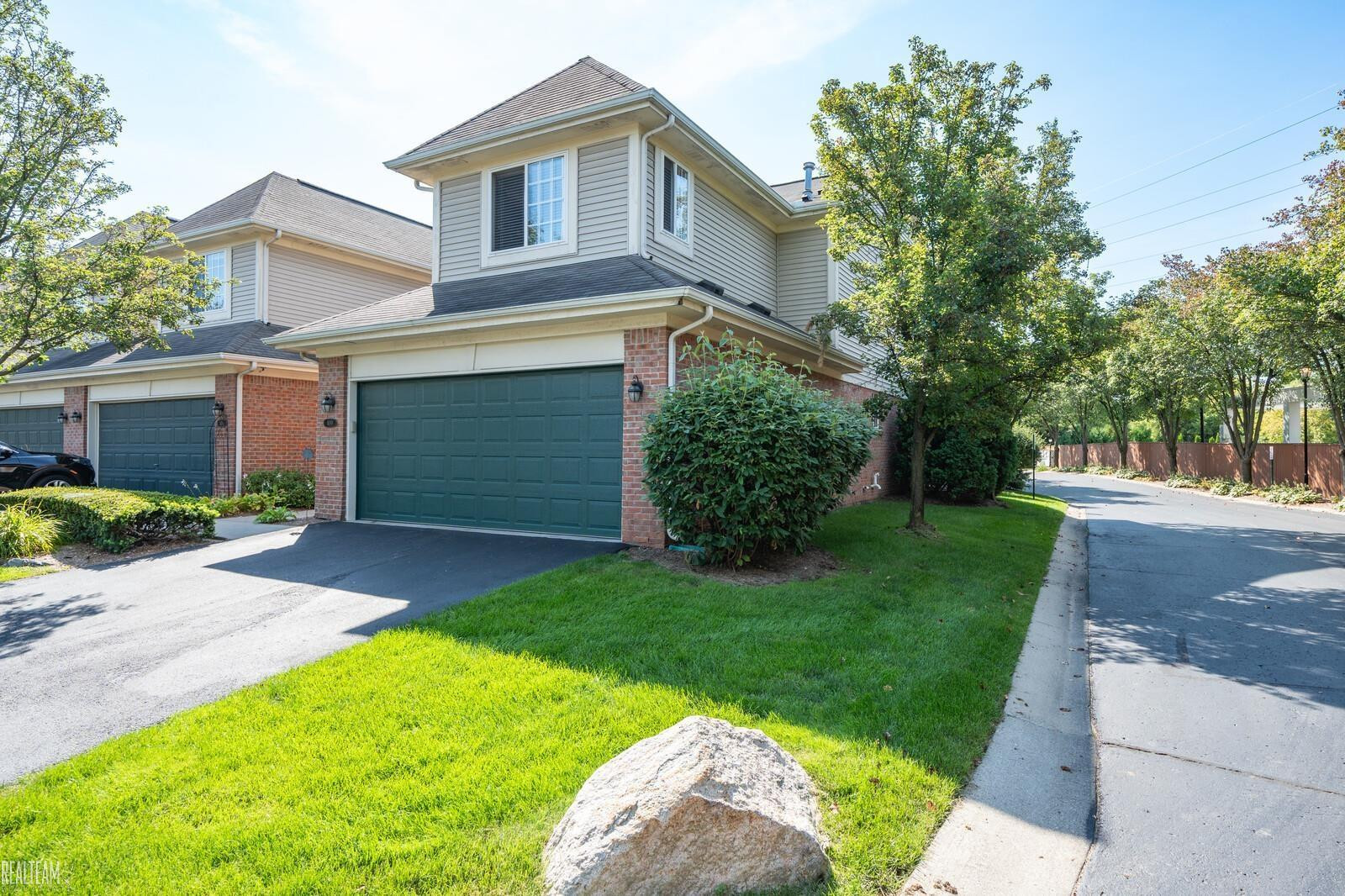 400 James Circle, Royal Oak, MI 48067 — Photo 32