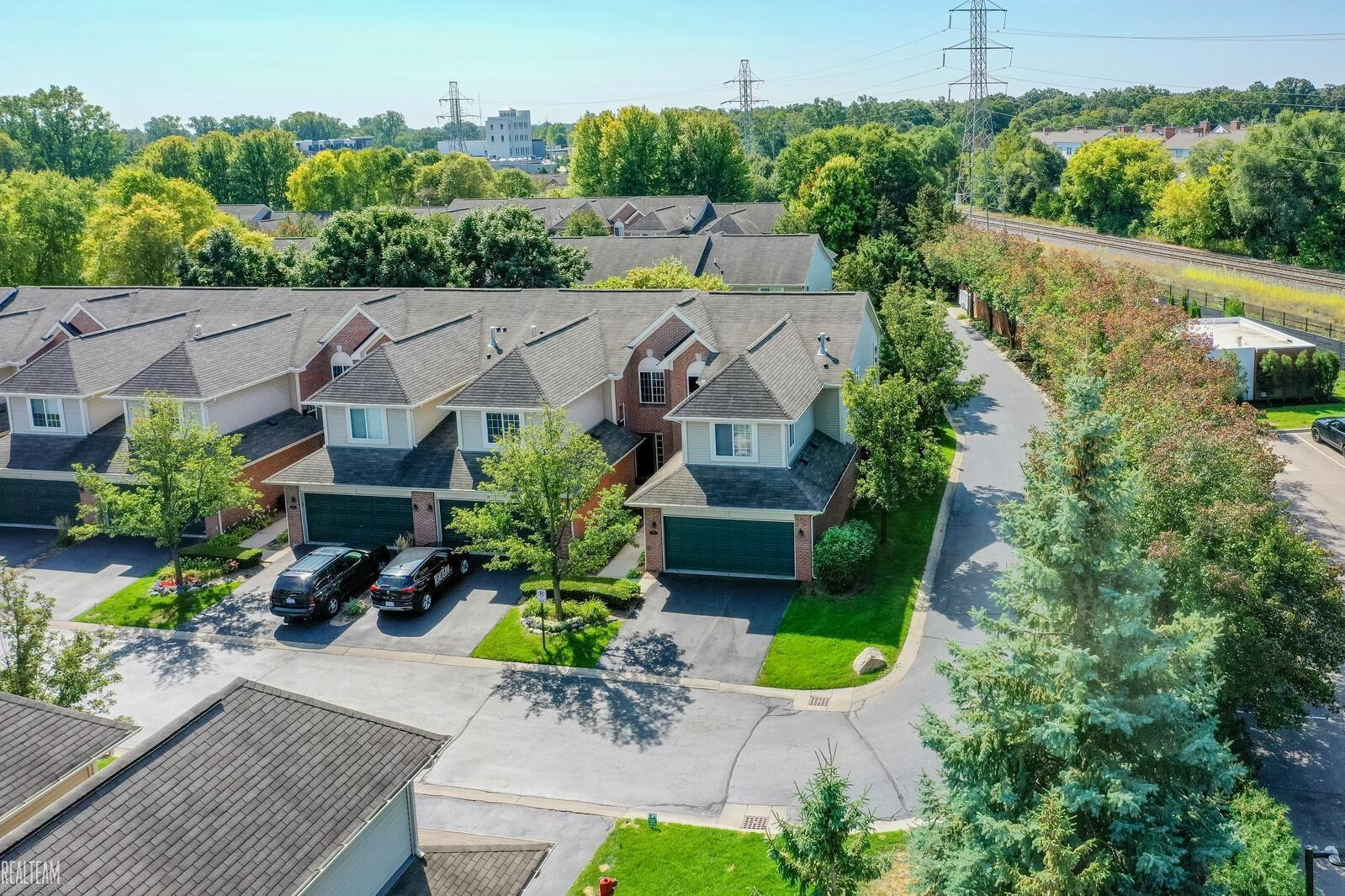 400 James Circle, Royal Oak, MI 48067 — Photo 2