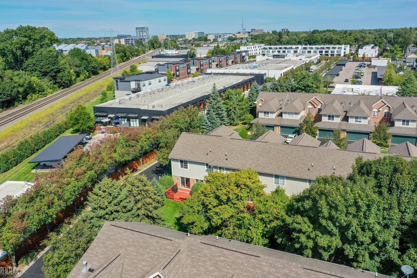 400 James Circle, Royal Oak, MI 48067 — Photo 6