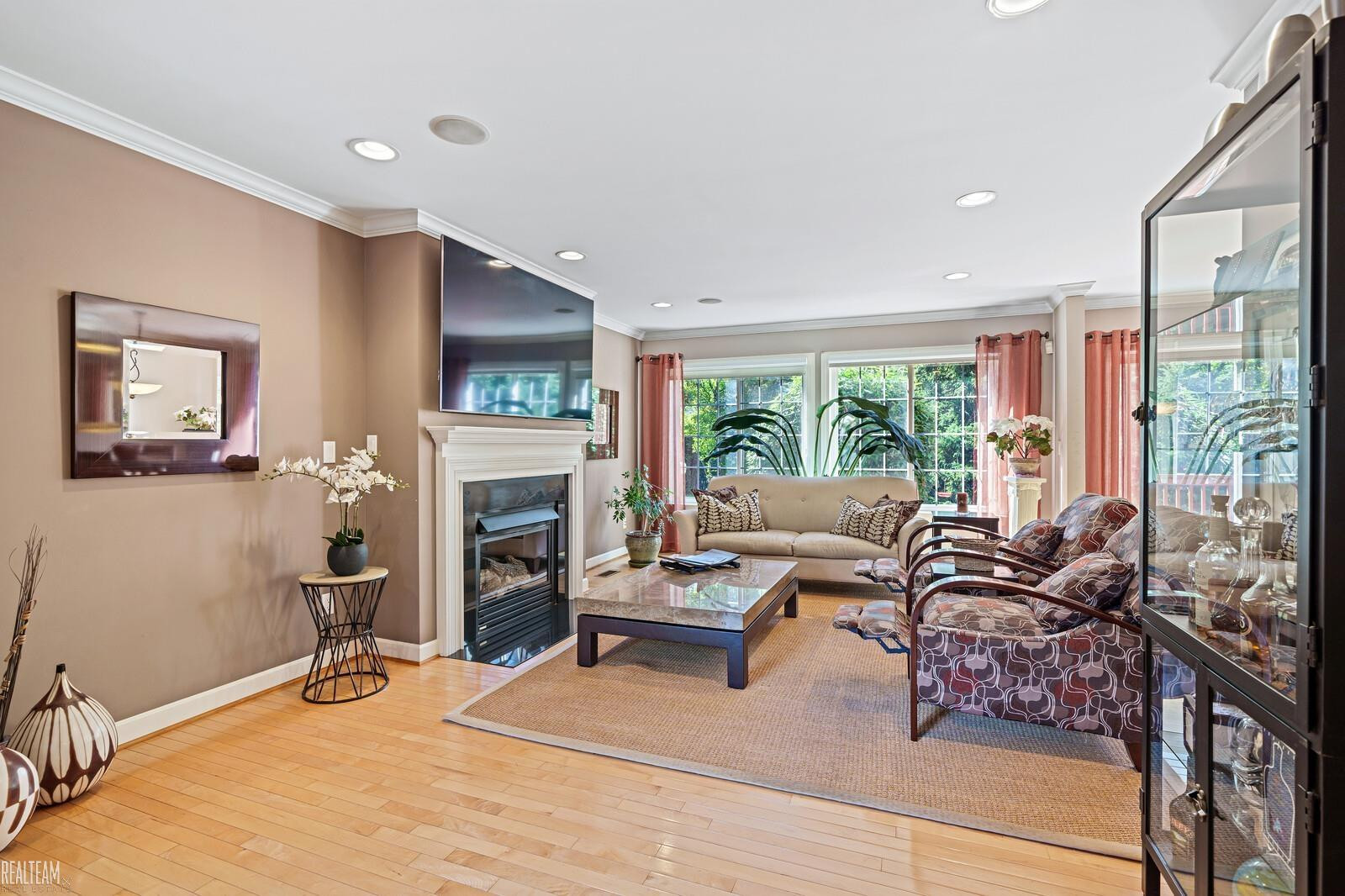 400 James Circle, Royal Oak, MI 48067 — Photo 8