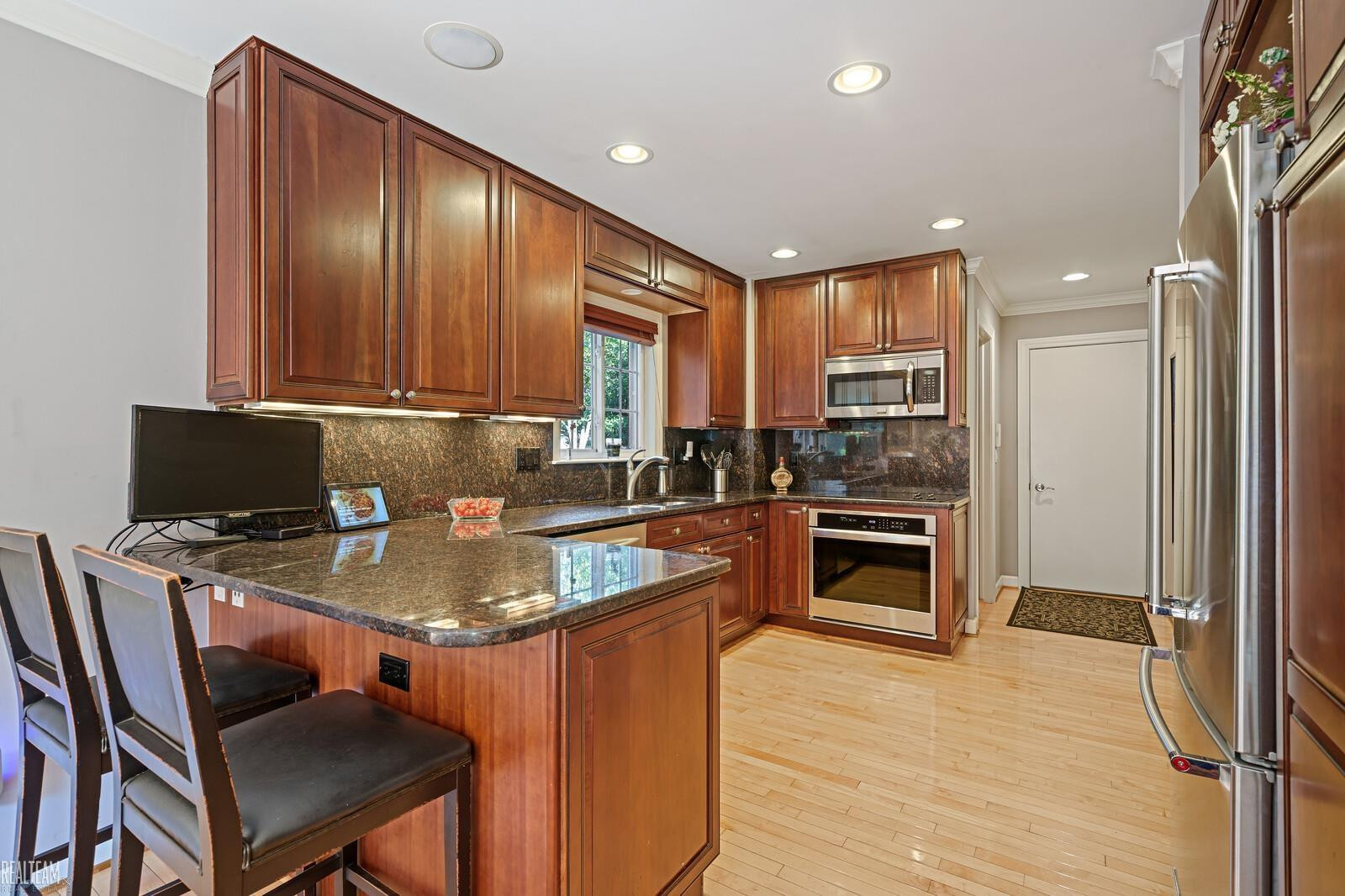 400 James Circle, Royal Oak, MI 48067 — Photo 13
