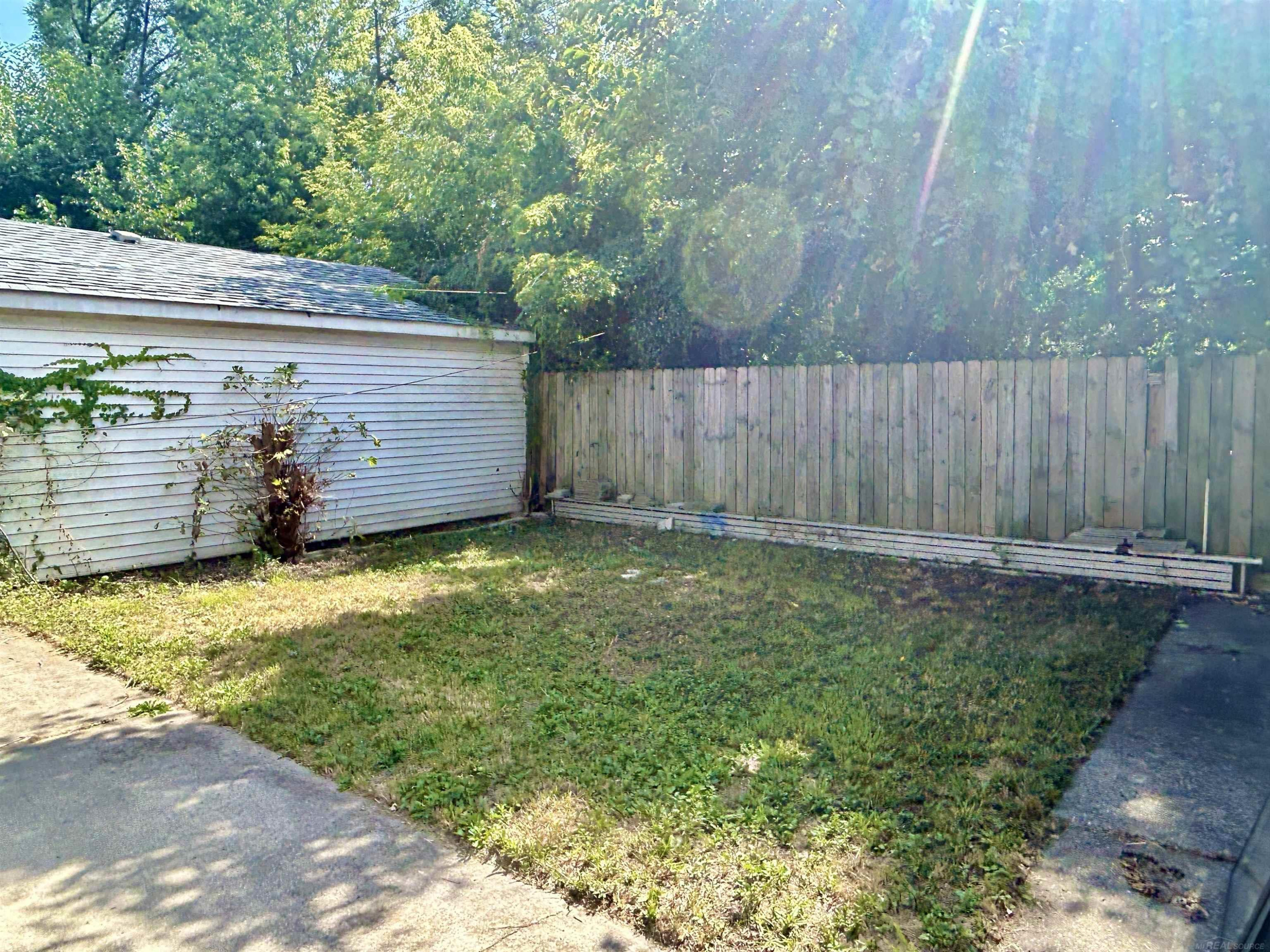 9892 E Outer Drive, Detroit, MI 48224 — Photo 4