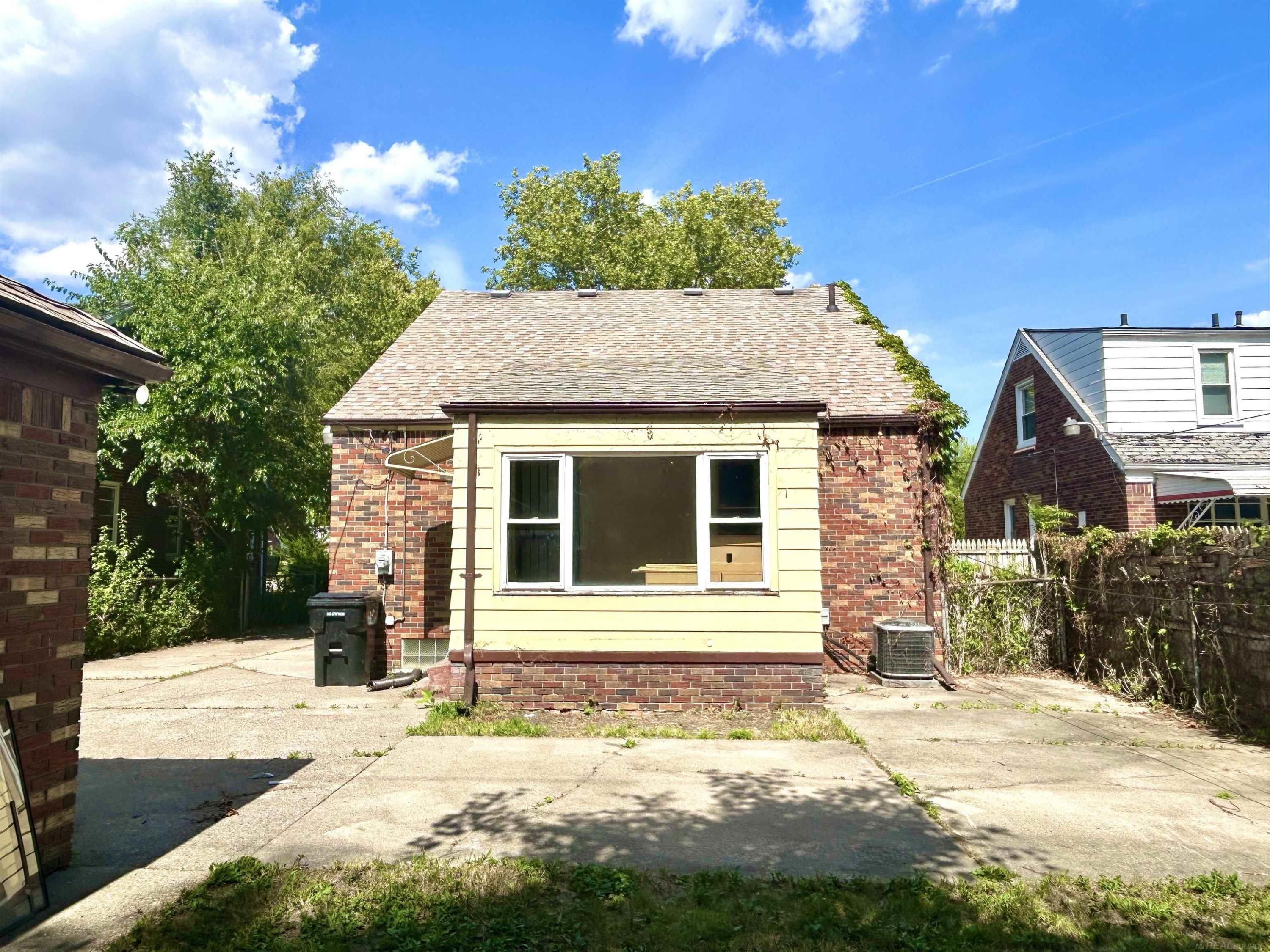 9892 E Outer Drive, Detroit, MI 48224 — Photo 5