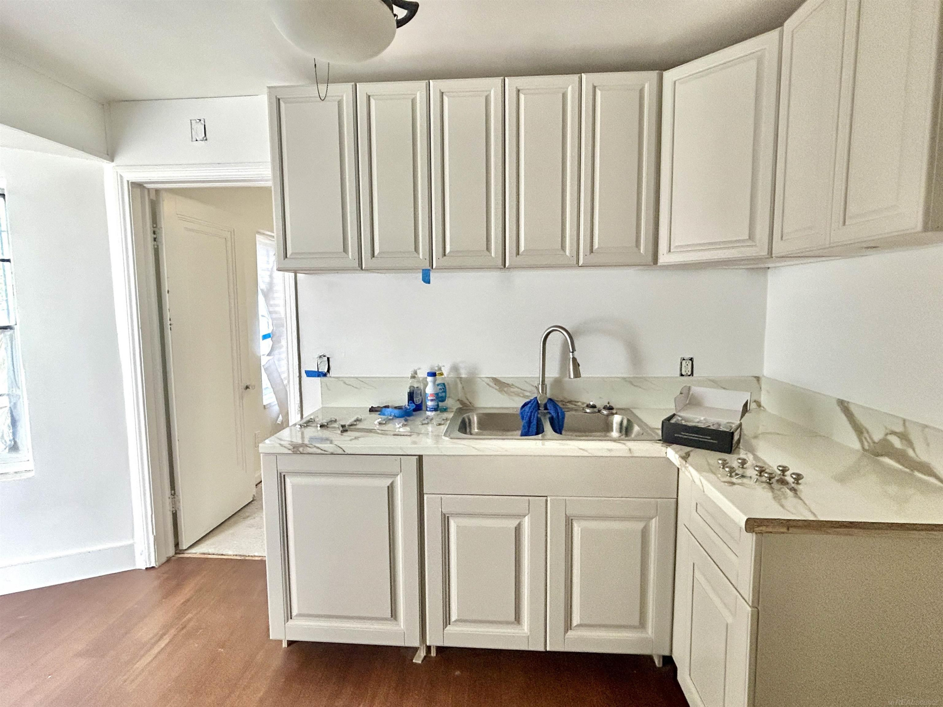 9892 E Outer Drive, Detroit, MI 48224 — Photo 11