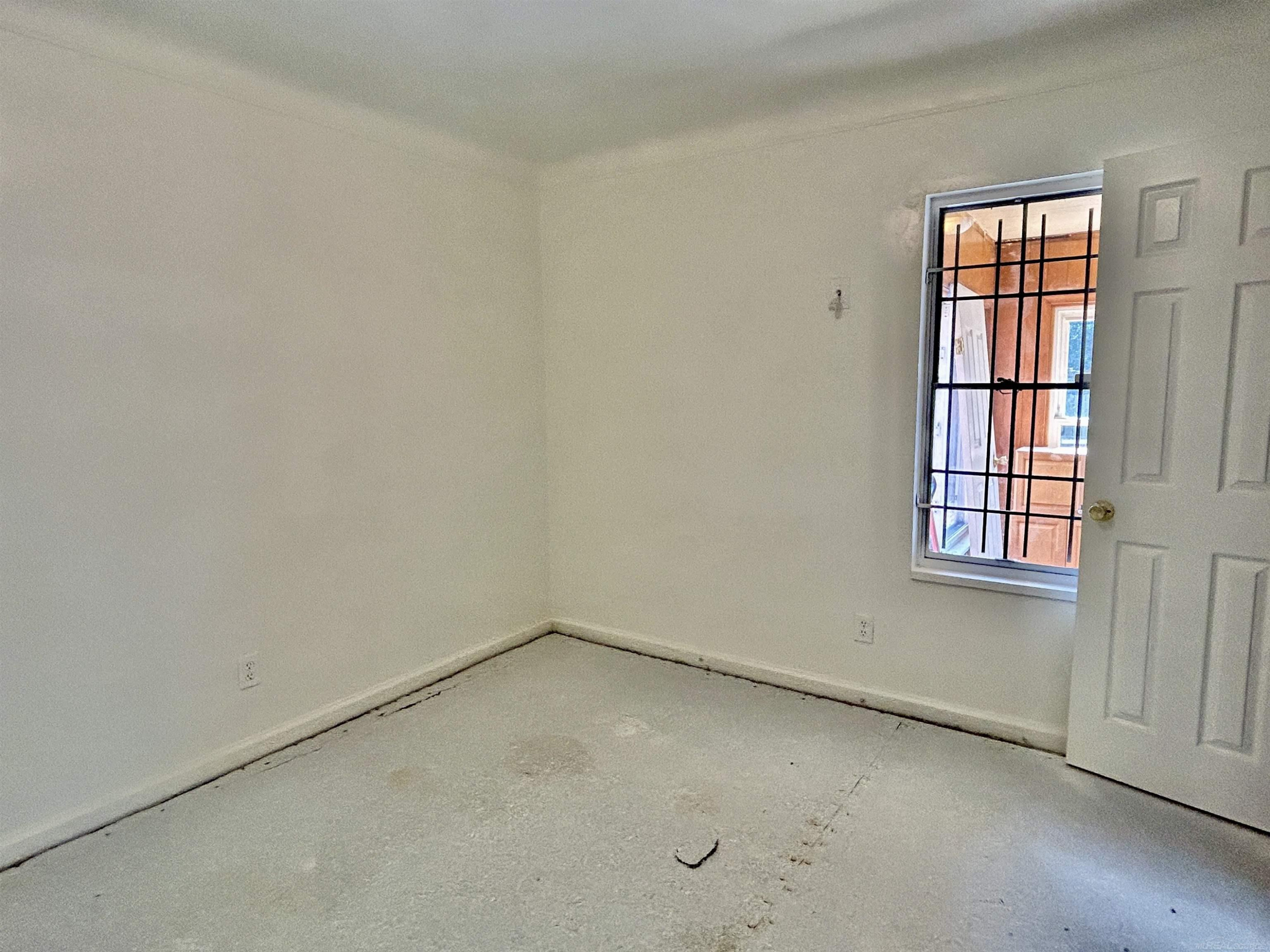 9892 E Outer Drive, Detroit, MI 48224 — Photo 13