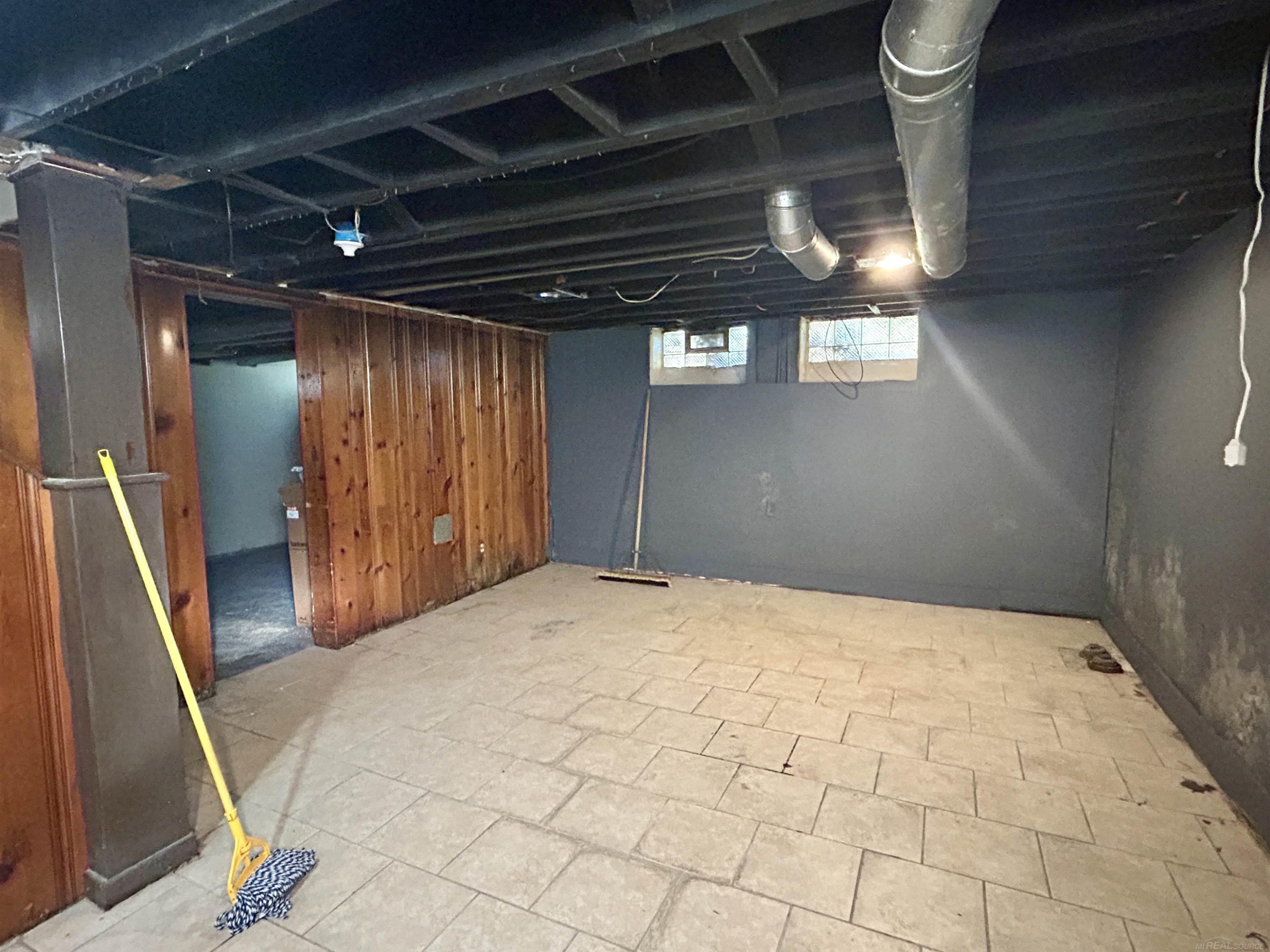 9892 E Outer Drive, Detroit, MI 48224 — Photo 19