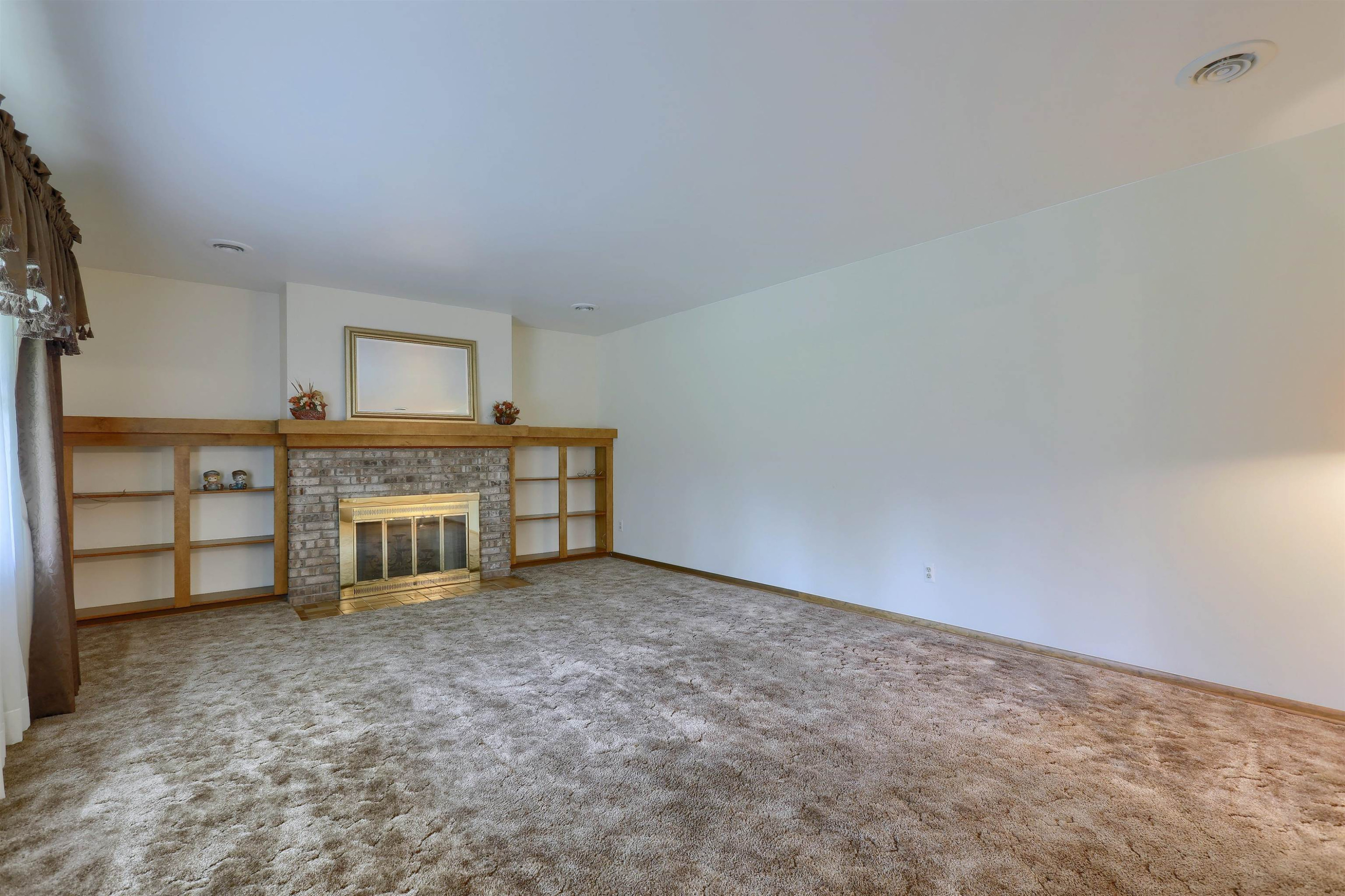 2734 E Wattles Road, Troy, MI 48085 — Photo 9