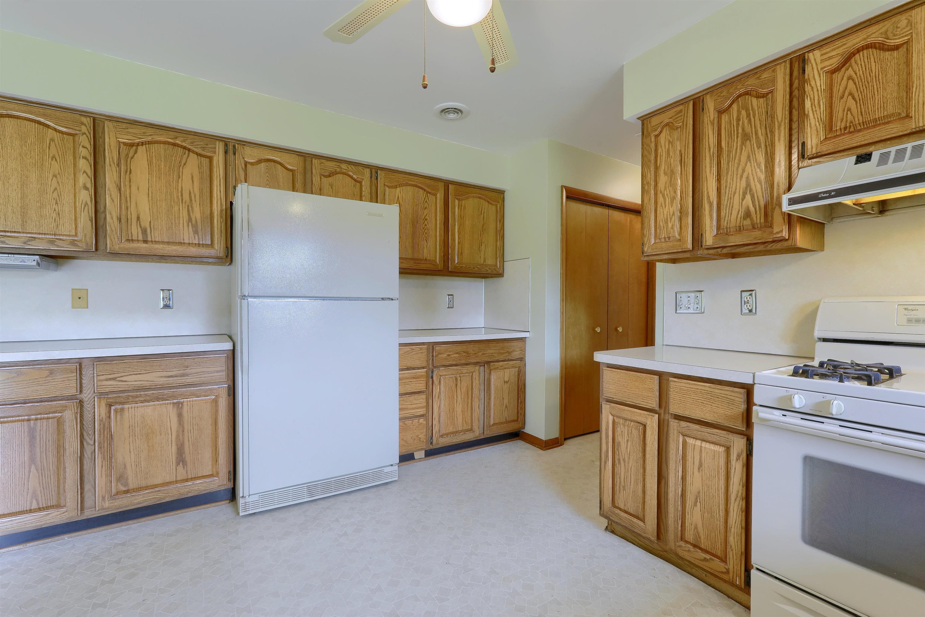 2734 E Wattles Road, Troy, MI 48085 — Photo 13