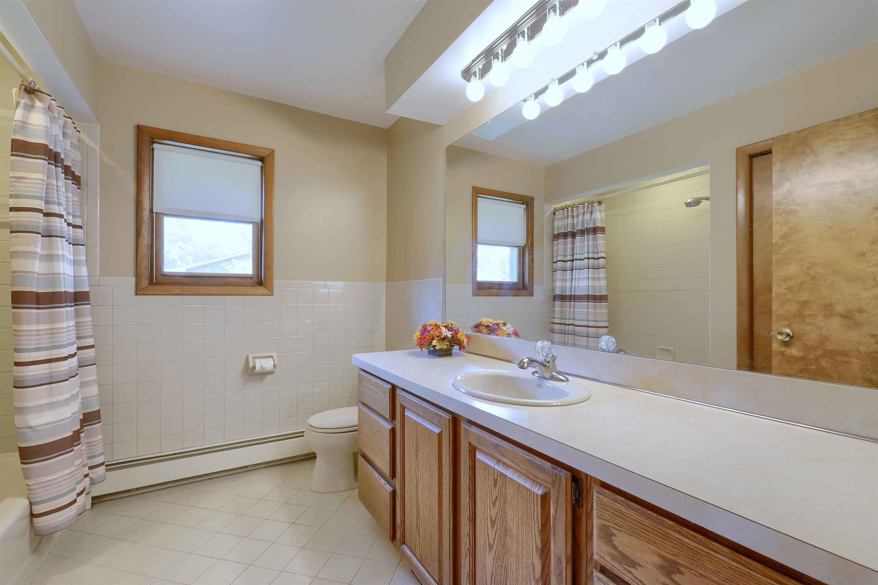 2734 E Wattles Road, Troy, MI 48085 — Photo 30