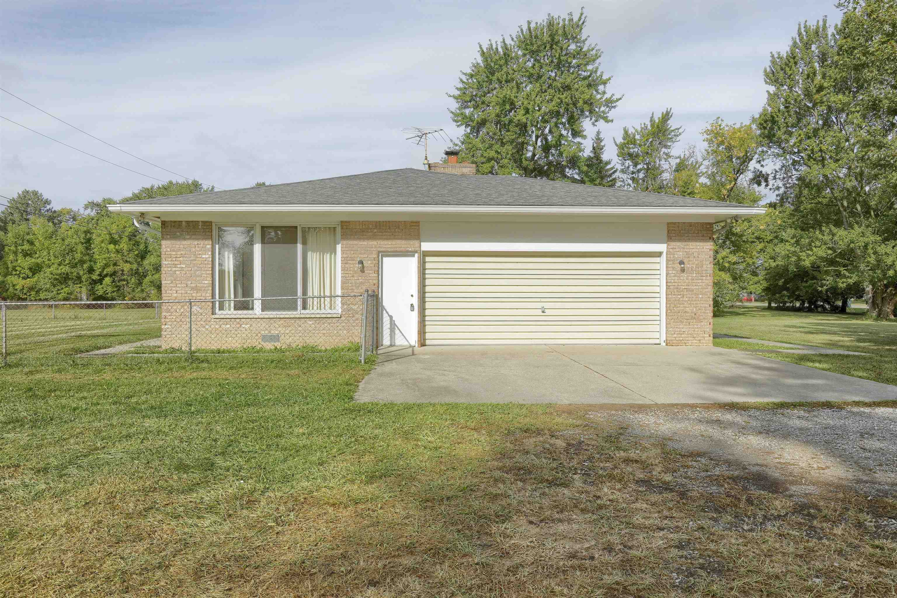 2734 E Wattles Road, Troy, MI 48085 — Photo 35