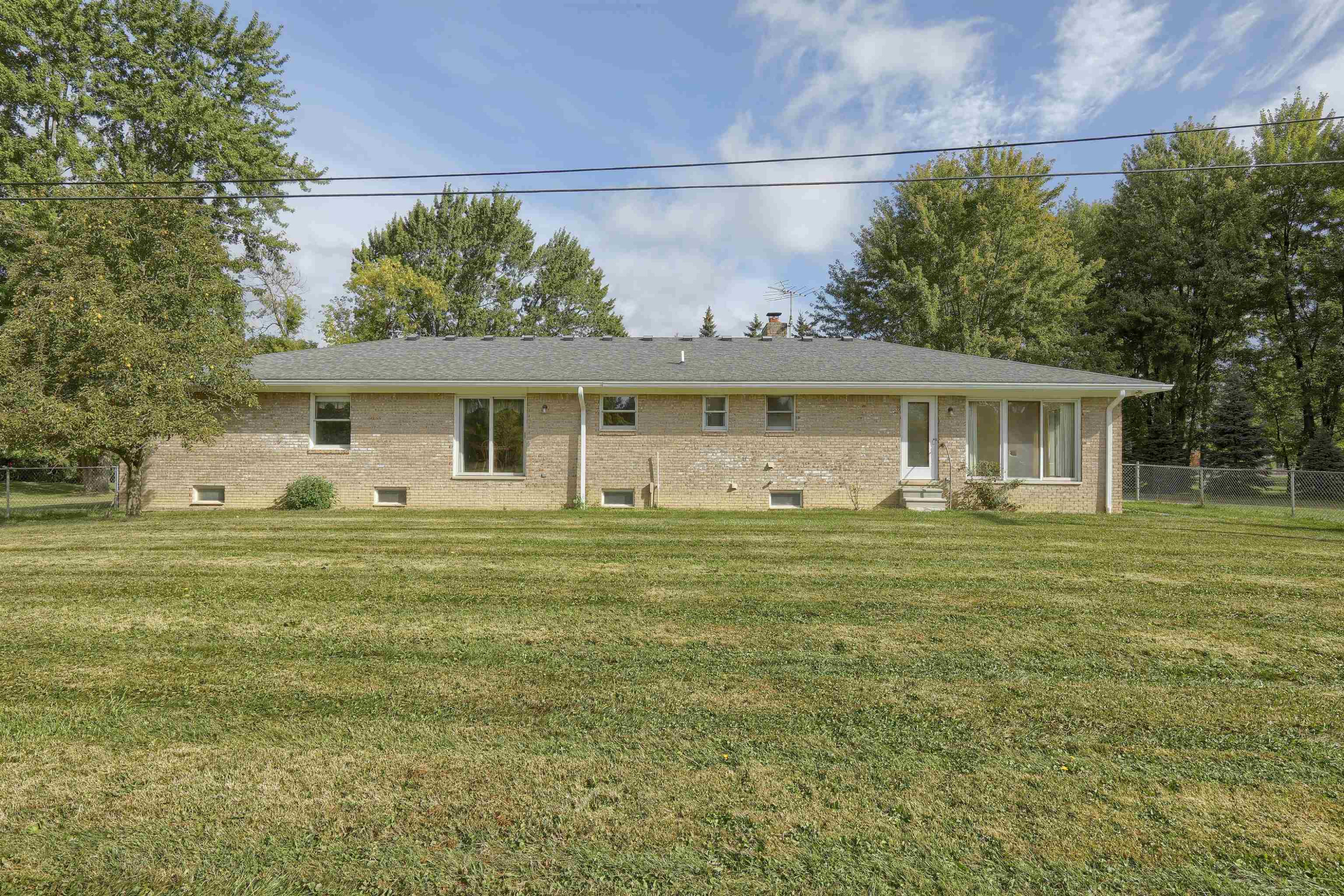 2734 E Wattles Road, Troy, MI 48085 — Photo 36