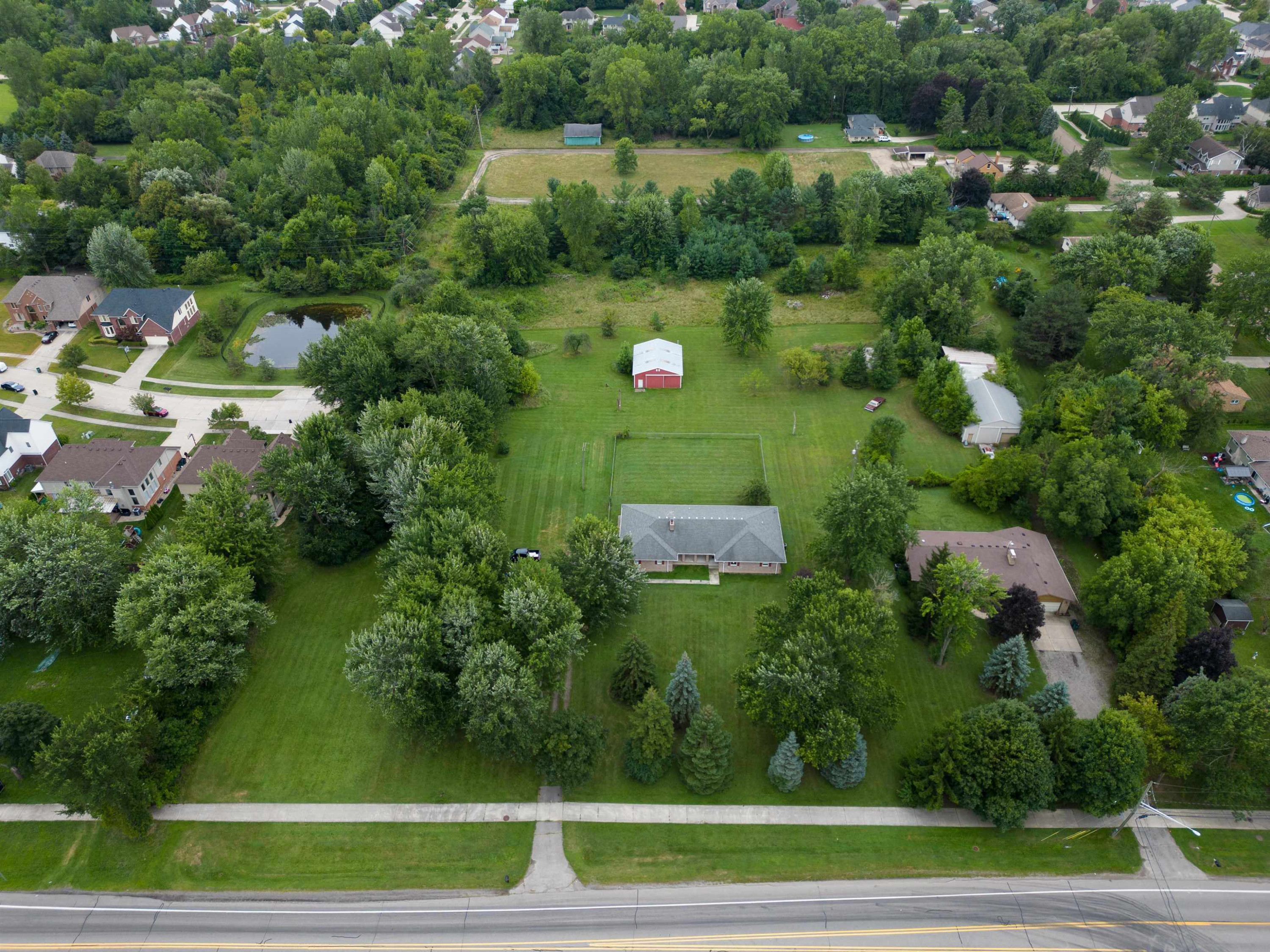 2734 E Wattles Road, Troy, MI 48085 — Photo 43