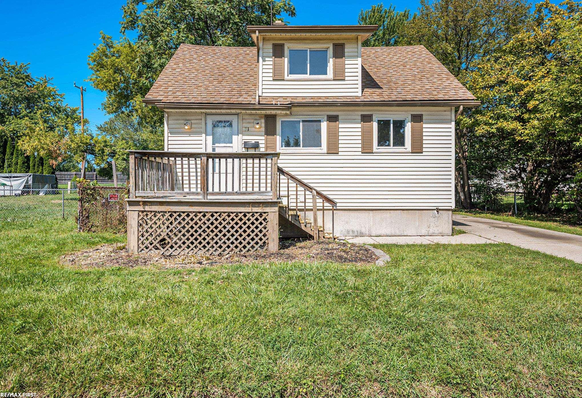 71 Boehme St Street, Mount Clemens, MI 48043 — front exterior