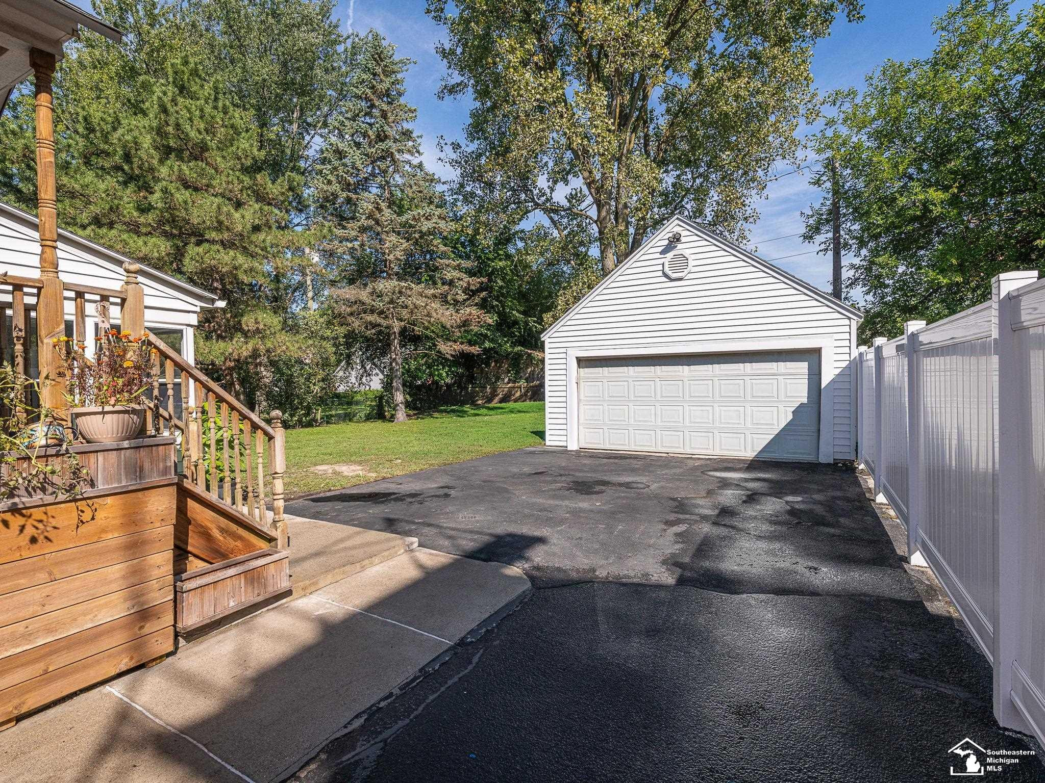 1424 Monroe Street, Carleton, MI 48117 — Photo 15