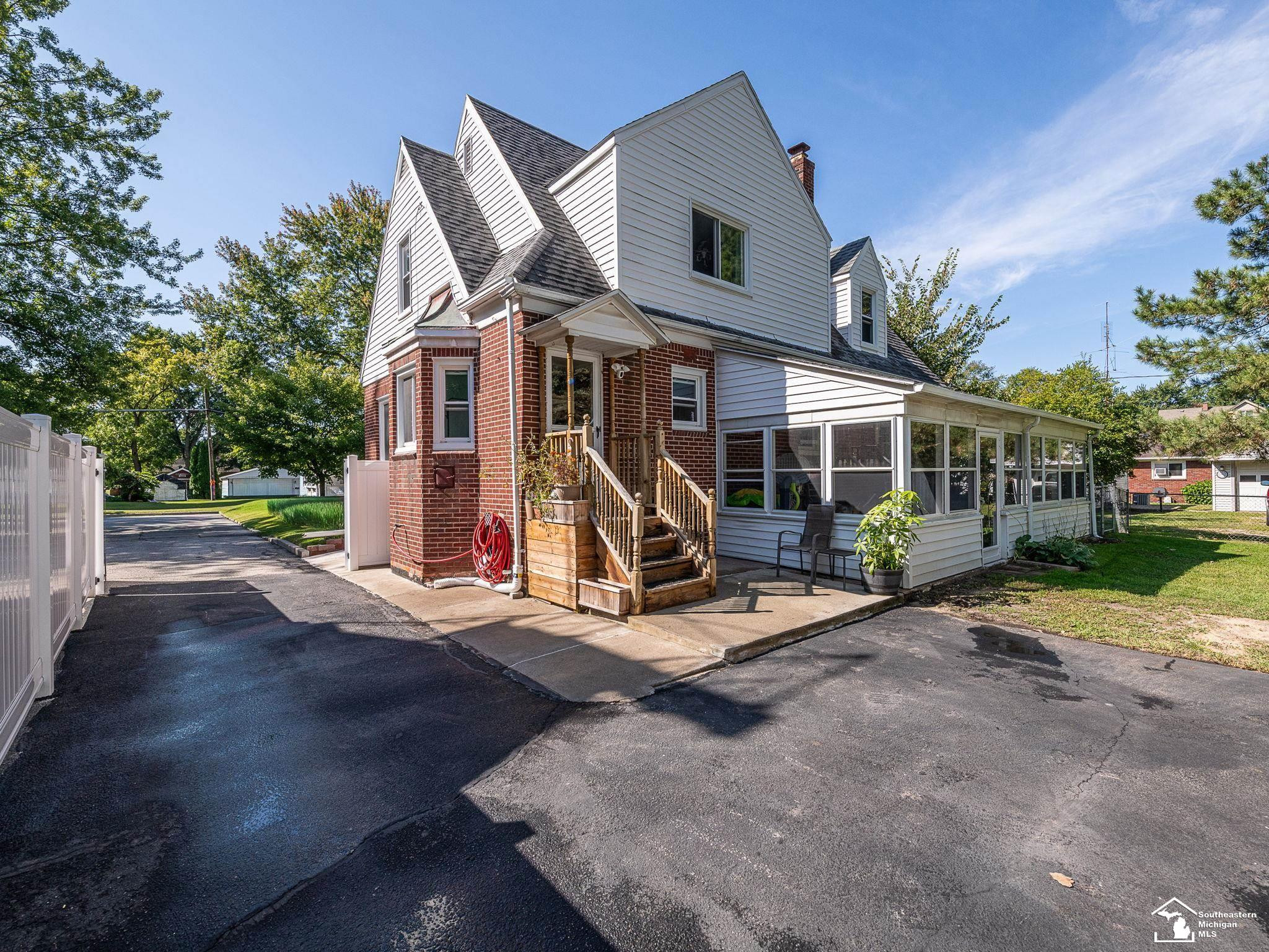 1424 Monroe Street, Carleton, MI 48117 — Photo 18