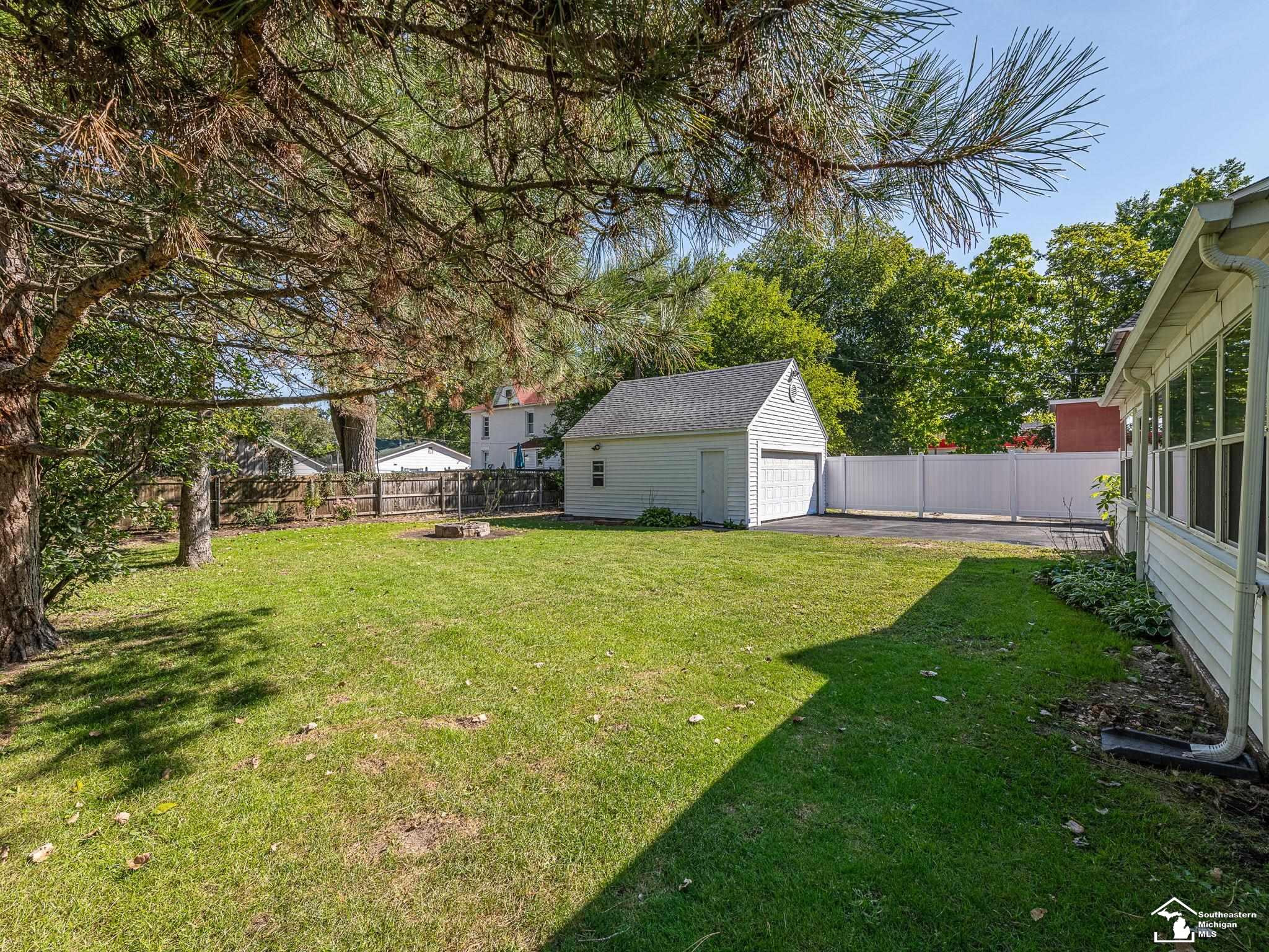 1424 Monroe Street, Carleton, MI 48117 — Photo 22