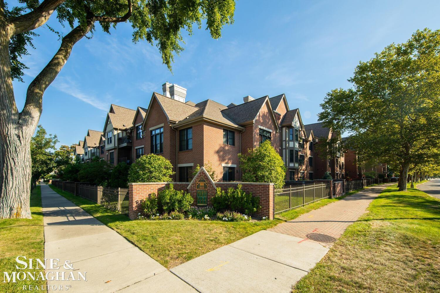 54 Pointe Park Place, Grosse Pointe Park, MI 48230 — Photo 28