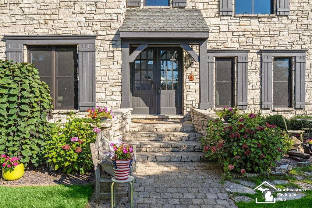 12728 N Lakeshore Drive, La Salle, MI — Photo 5
