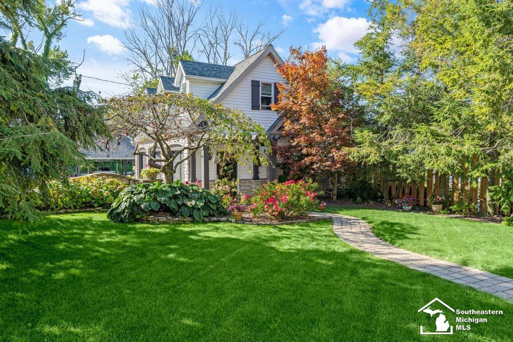 12728 N Lakeshore Drive, La Salle, MI — Photo 9