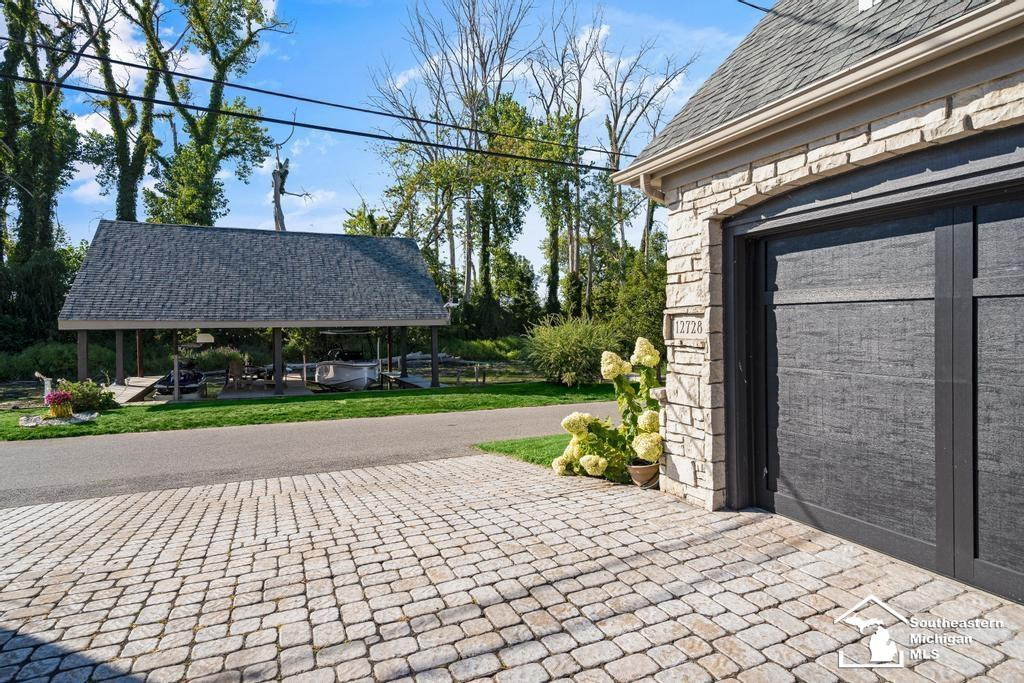 12728 N Lakeshore Drive, La Salle, MI — Photo 11