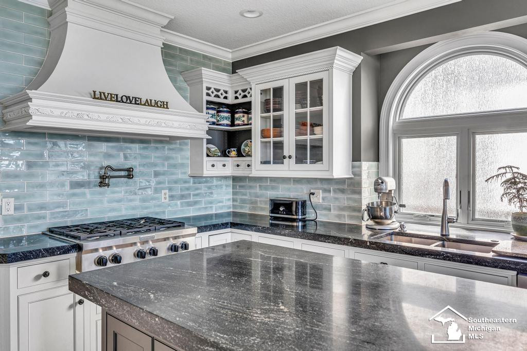 12728 N Lakeshore Drive, La Salle, MI — Photo 31