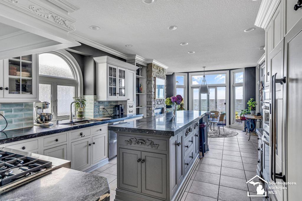 12728 N Lakeshore Drive, La Salle, MI — Photo 34