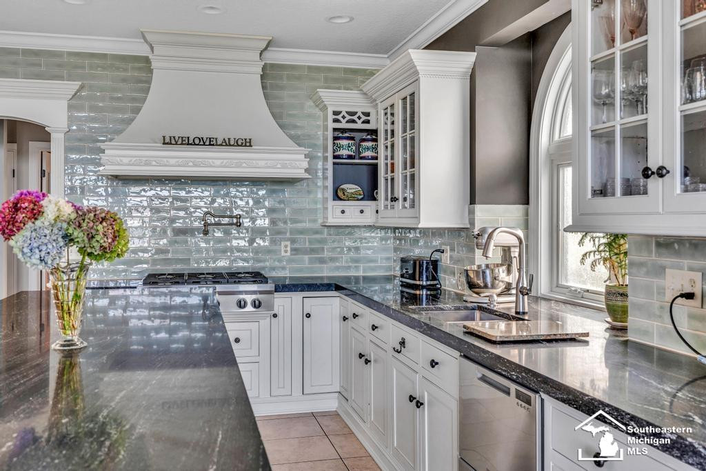 12728 N Lakeshore Drive, La Salle, MI — Photo 36