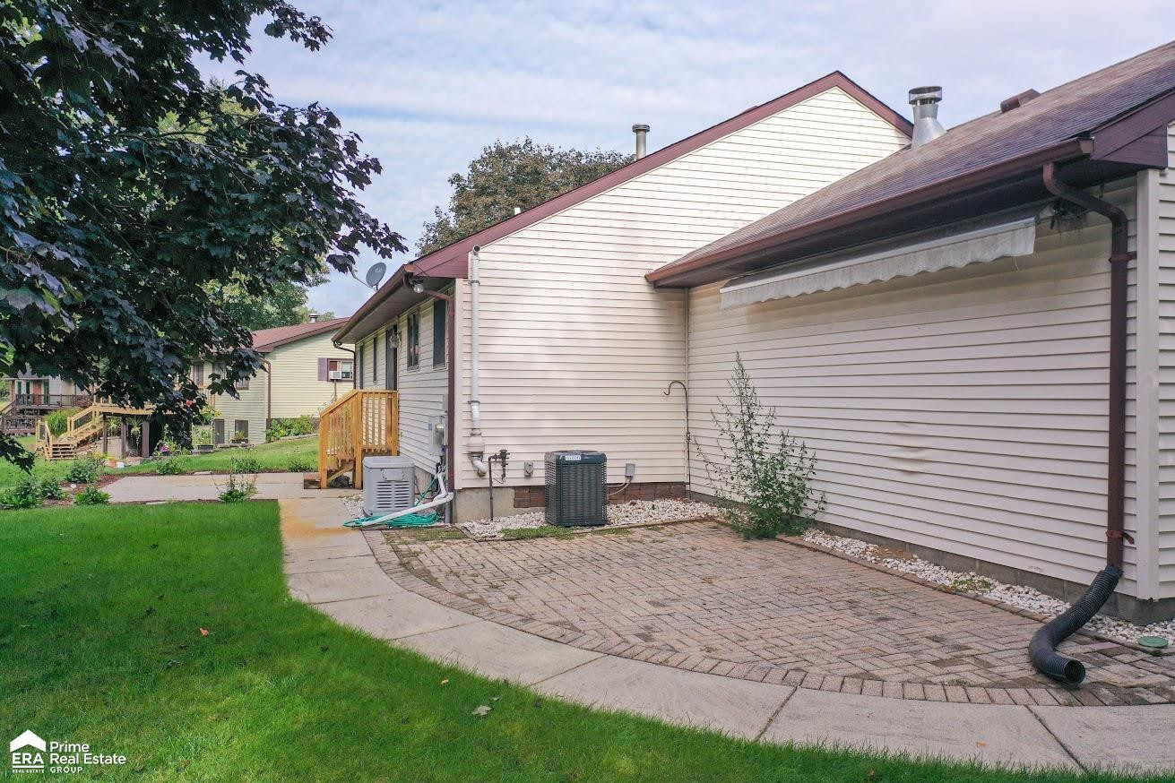 9607 Larch Lane, South Lyon, MI 48178 — Photo 8