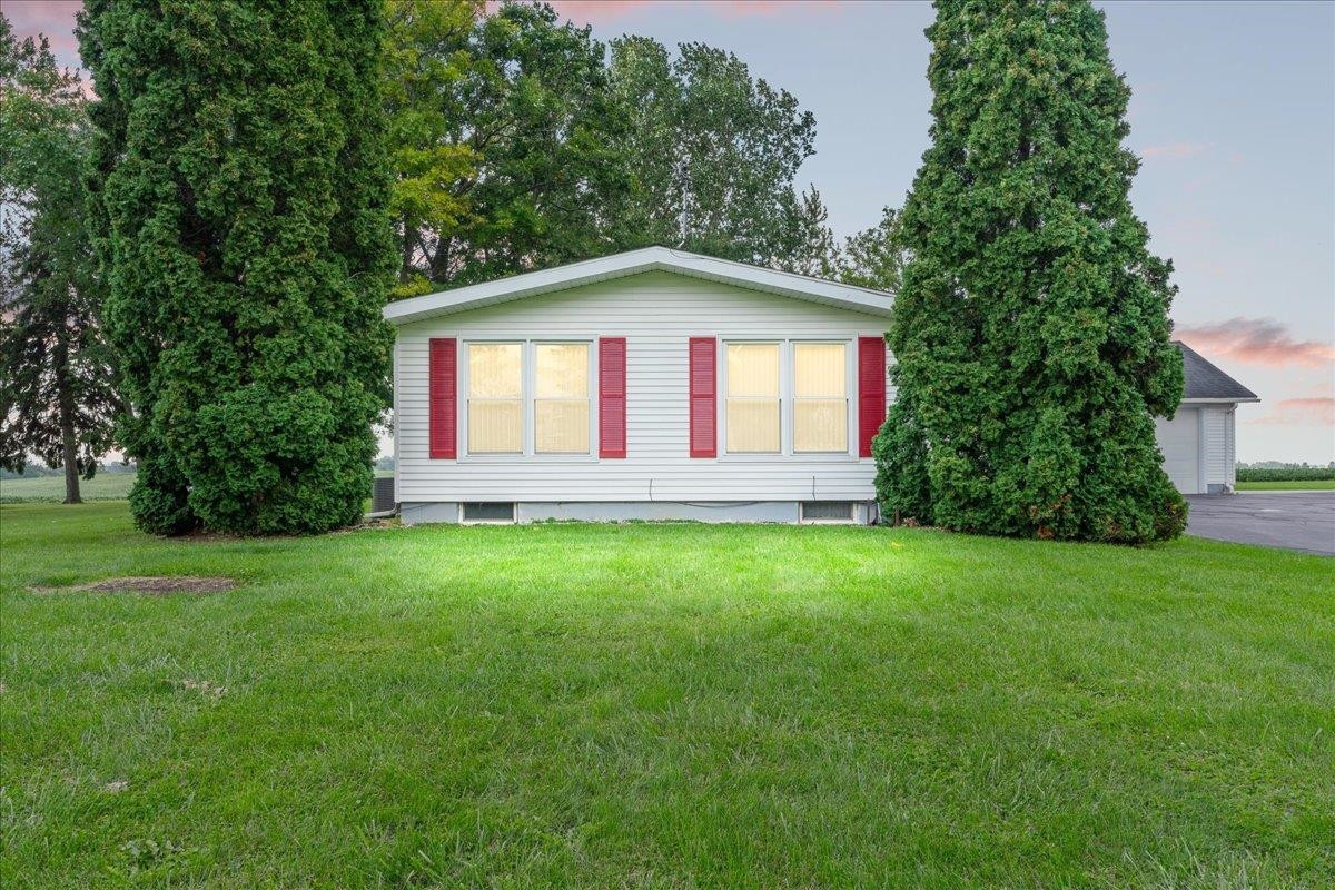 8360 Lytle Road, Corunna, MI 48817 — Photo 2