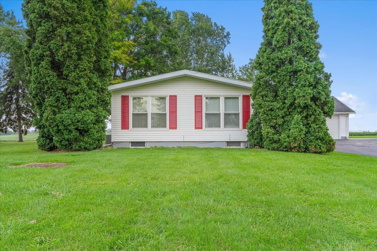 8360 Lytle Road, Corunna, MI 48817 — Photo 3