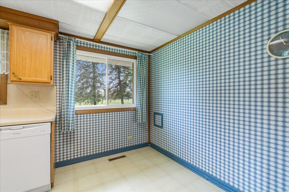 8360 Lytle Road, Corunna, MI 48817 — Photo 17