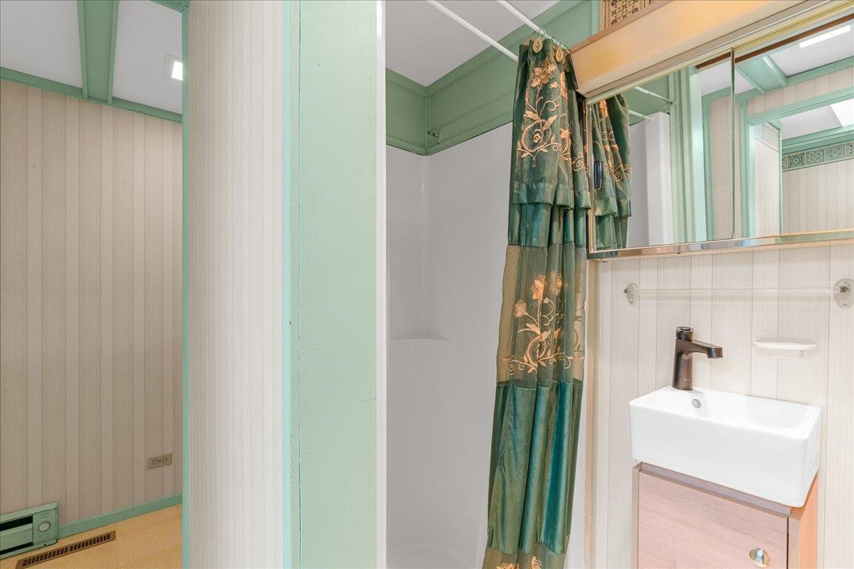 8360 Lytle Road, Corunna, MI 48817 — Photo 33