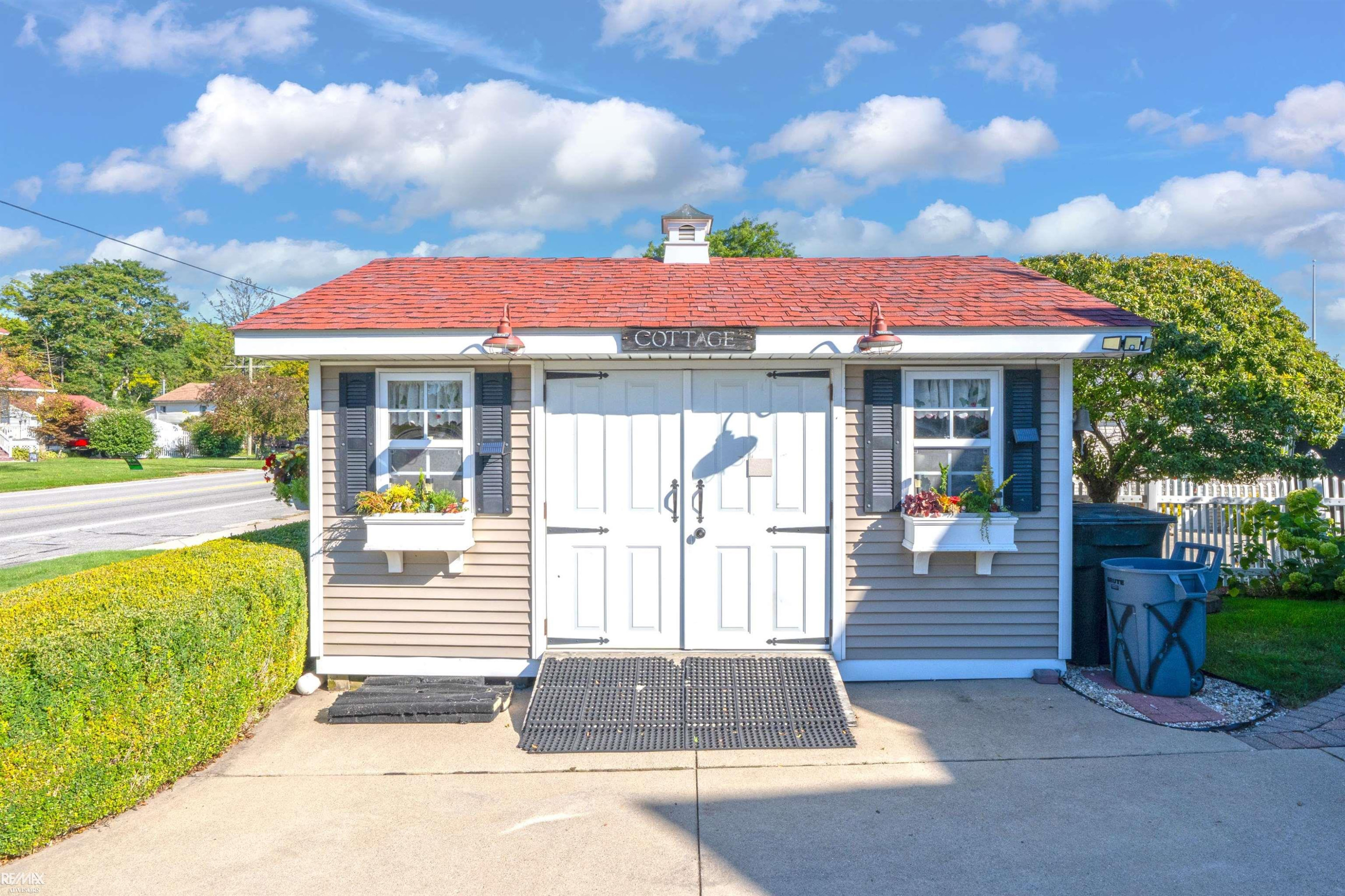 8687 River Road, MI — Photo 47