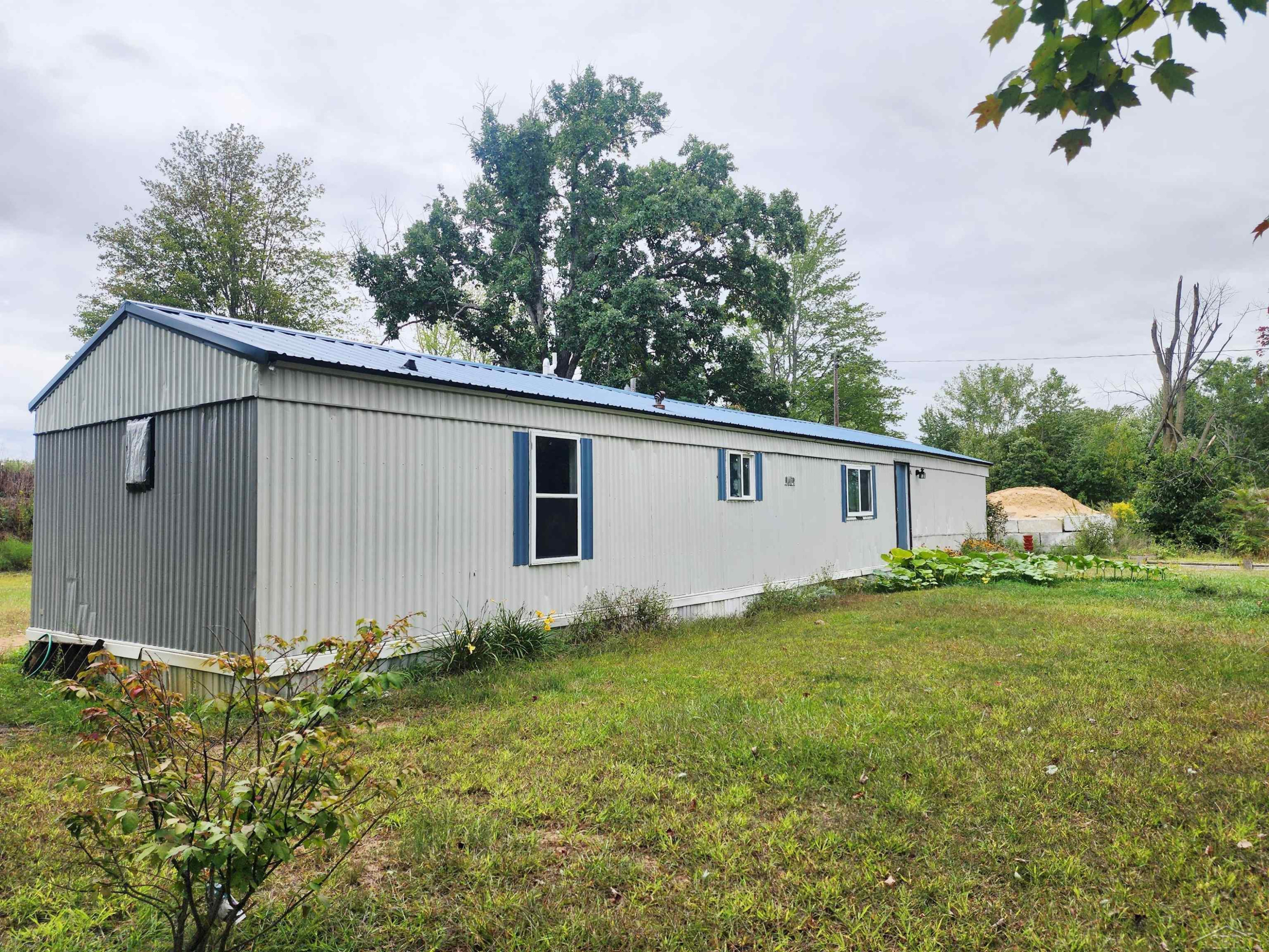 2156 W Cody Estey Road, Rhodes, MI 48652 — Photo 2
